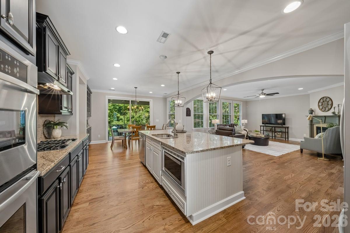 Single Family Residence at 7123 Yellowhorn Trail, Waxhaw, photo 27 of 55