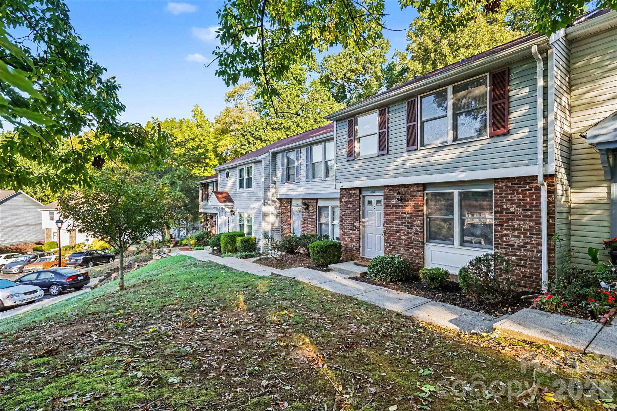 Townhouse at 7304 Pebblestone Drive, Charlotte, photo 2 of 27