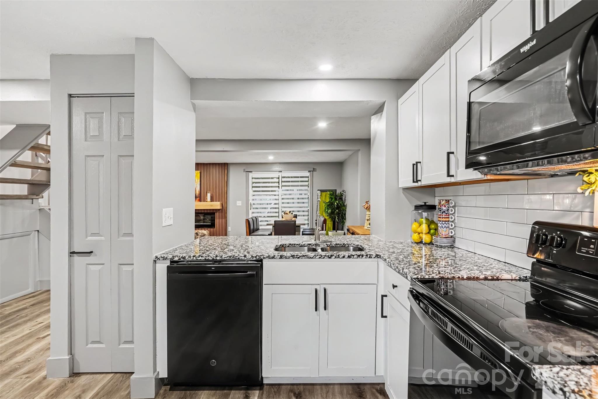 Townhouse at 7304 Pebblestone Drive, Charlotte, photo 13 of 27