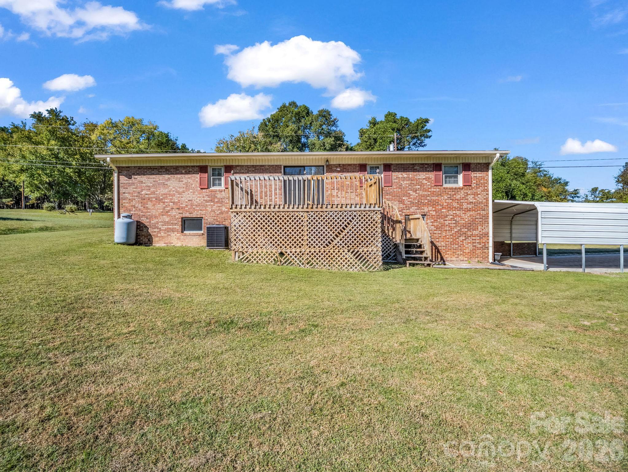Single Family Residence at 292 Bridges Drive, Forest City, photo 9 of 41