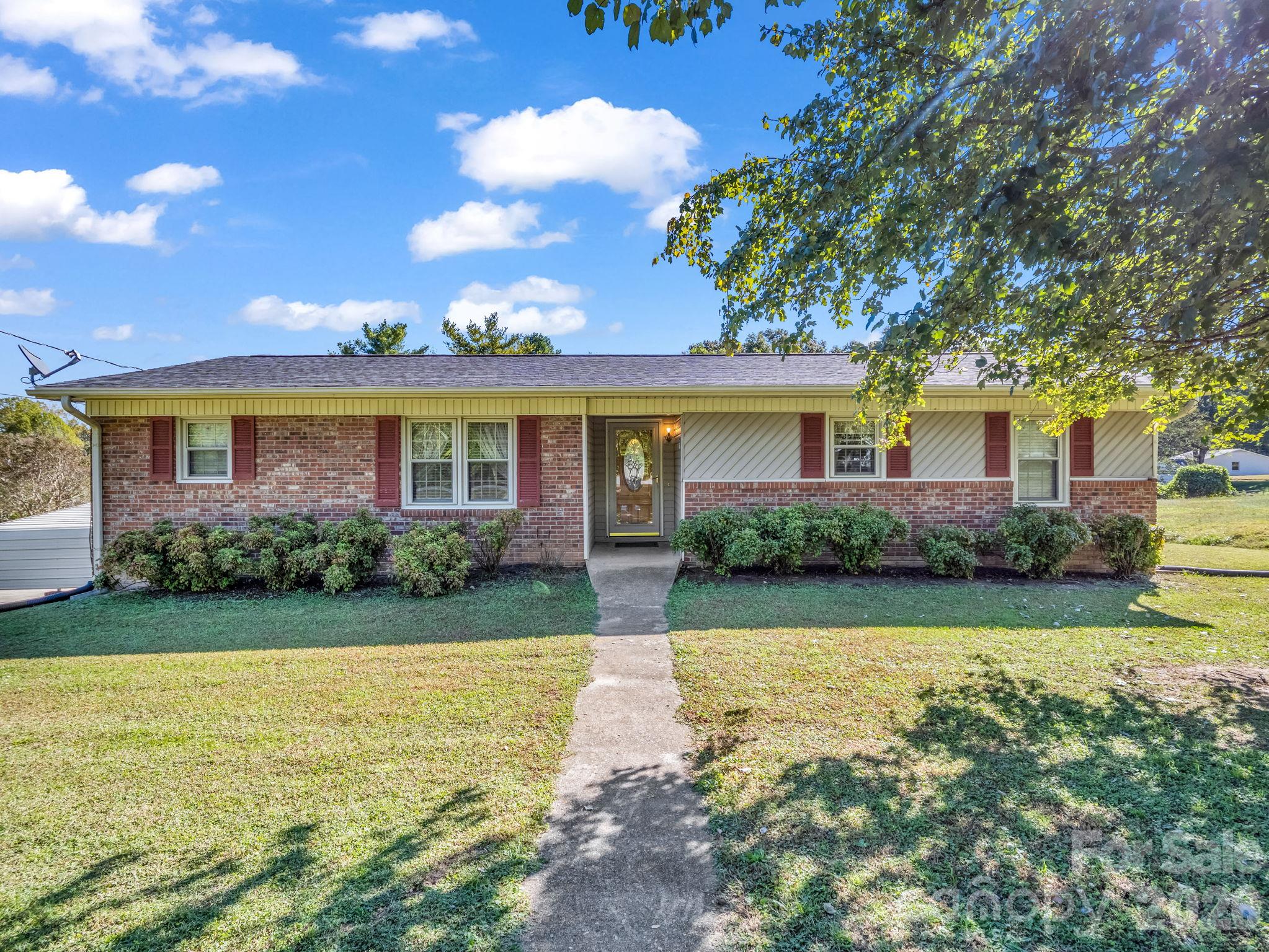 Single Family Residence at 292 Bridges Drive, Forest City, photo 12 of 41