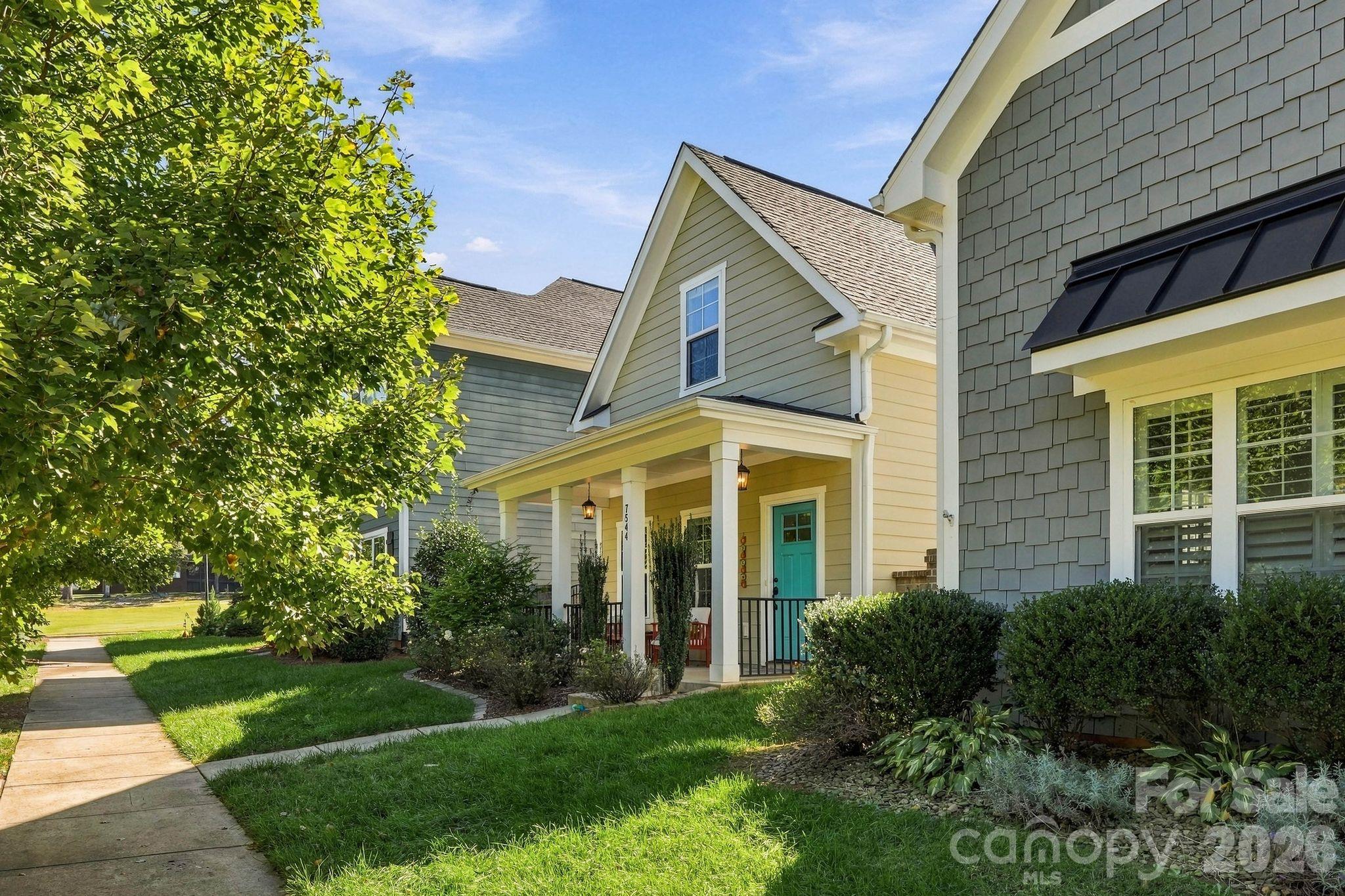 Single Family Residence at 7544 Fairway Villa Circle, Denver, photo 3 of 26