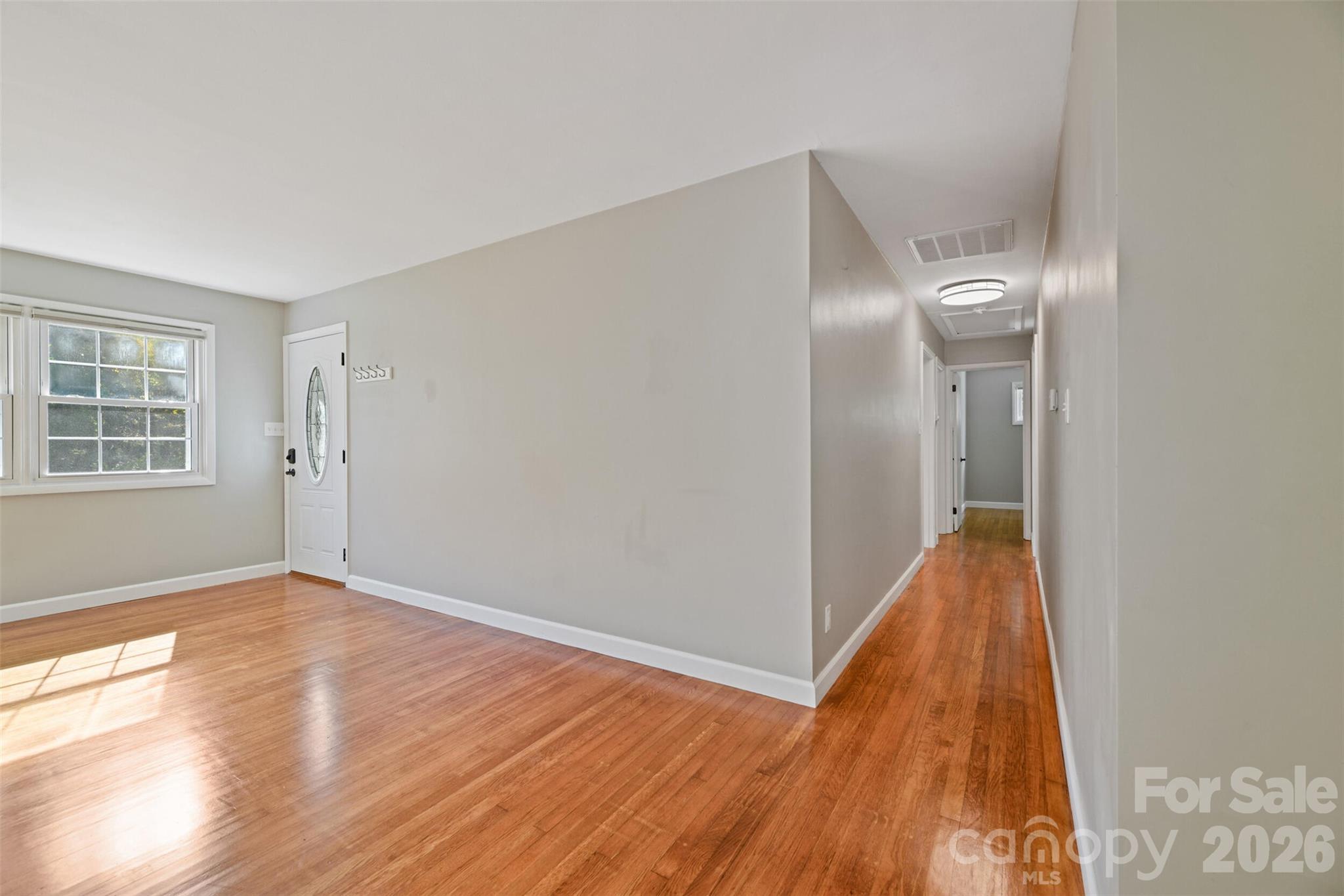 Single Family Residence at 1 Valle Vista Drive, Asheville, photo 11 of 26