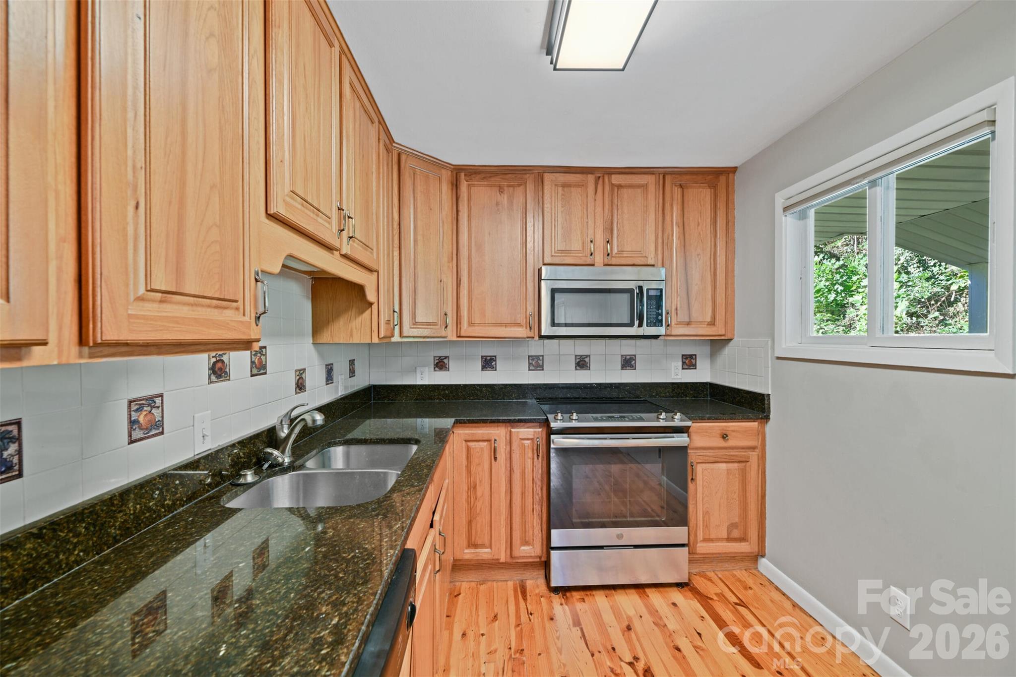 Single Family Residence at 1 Valle Vista Drive, Asheville, photo 12 of 26