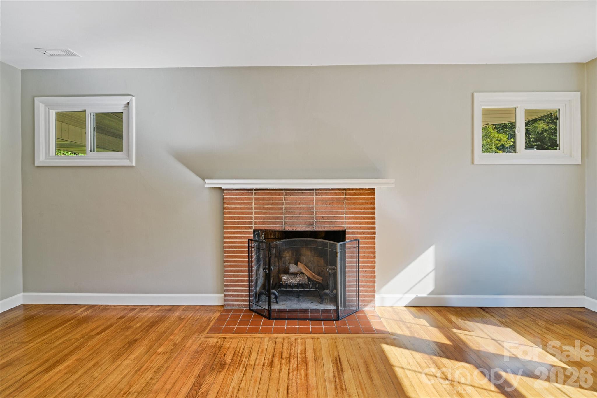 Single Family Residence at 1 Valle Vista Drive, Asheville, photo 16 of 26