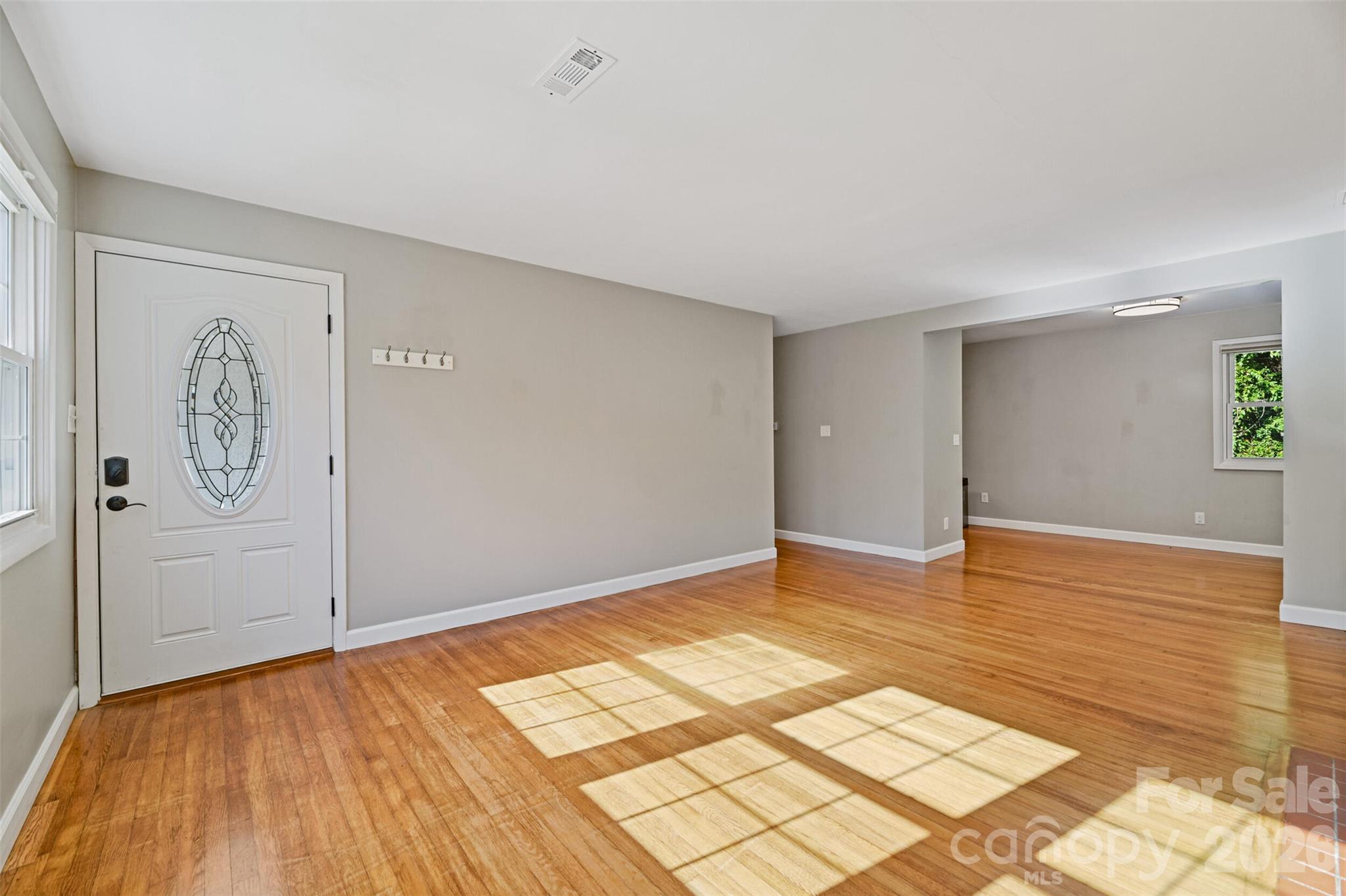 Single Family Residence at 1 Valle Vista Drive, Asheville, photo 17 of 26