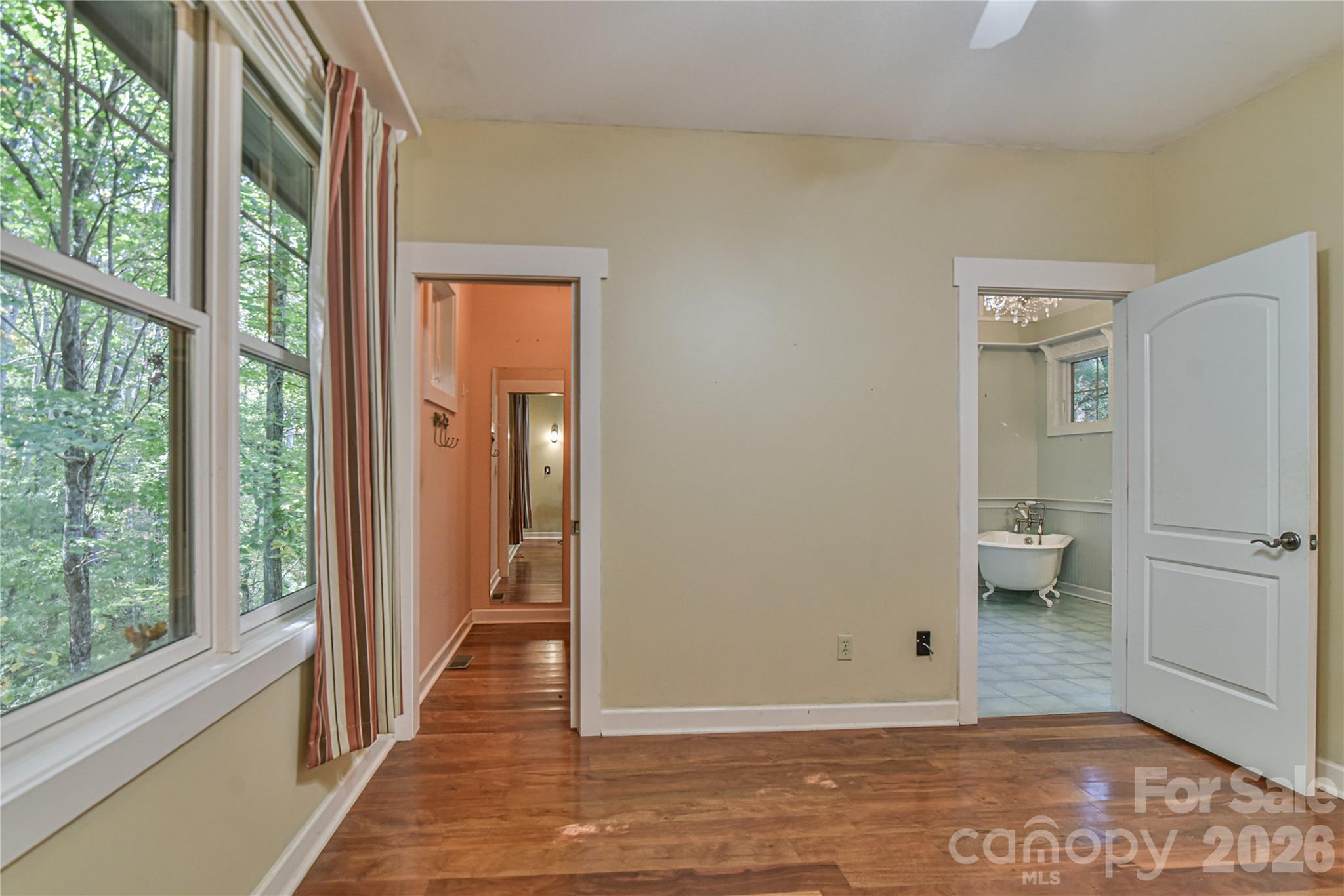 The second primary bedroom. - 39 Oak Hollow Drive, Asheville