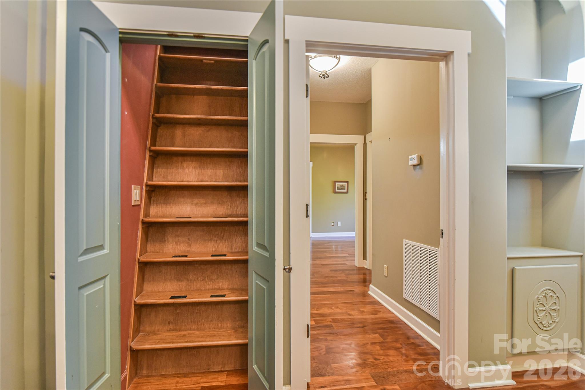The Loft Ladder - 39 Oak Hollow Drive, Asheville
