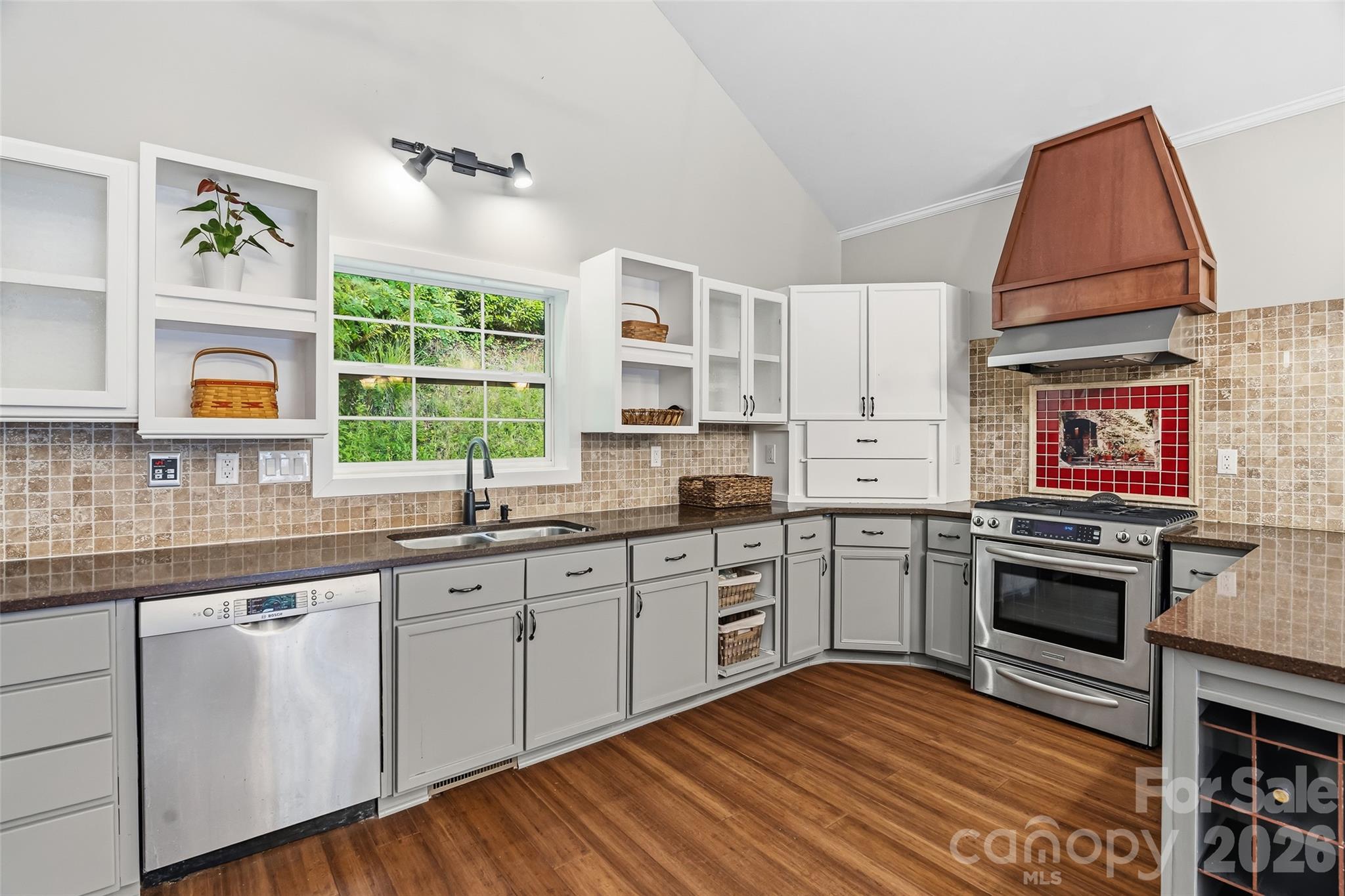 Single Family Residence at 60 Hawks Pointe Lane, Weaverville, photo 6 of 42
