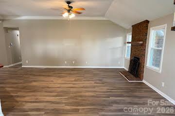 Single Family Residence at 137 Citation Drive, Mooresville, photo 8 of 14