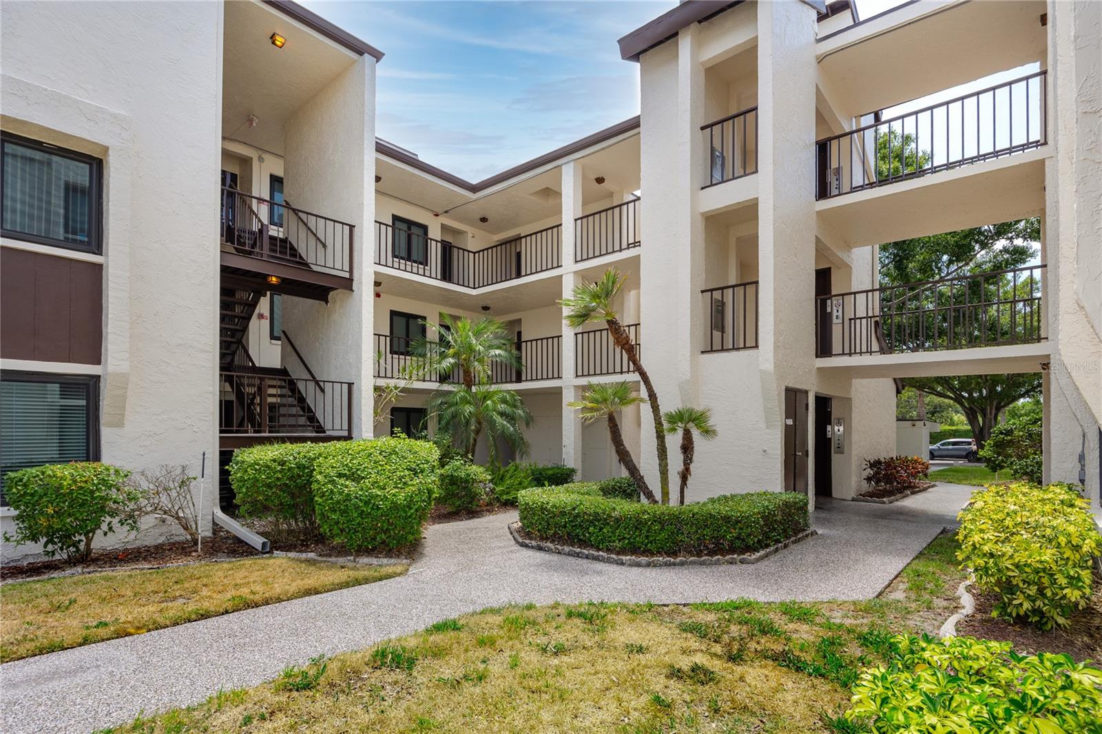 2207 BELLEAIR RD #B30