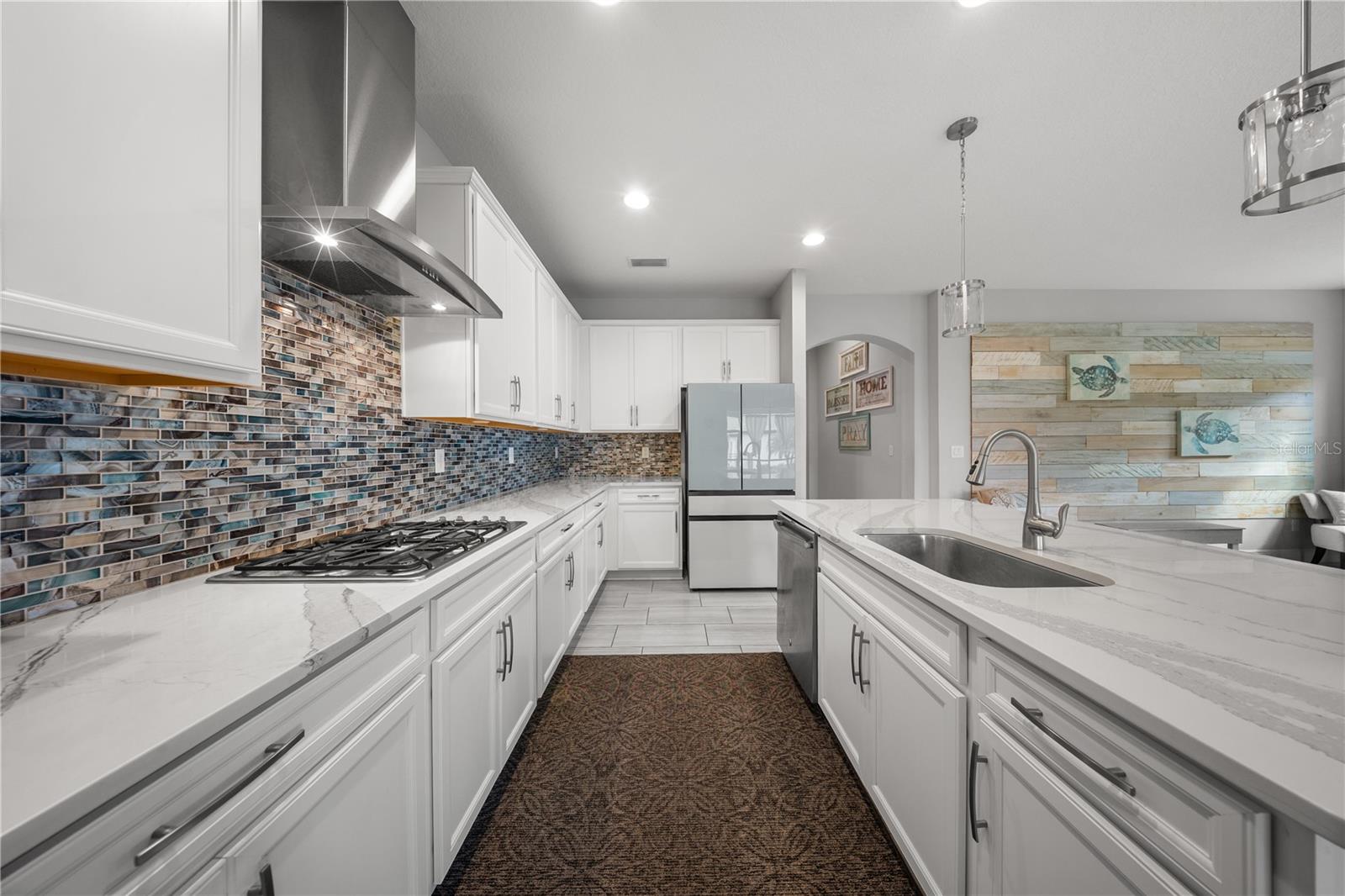 Single Family Residence at 6005 SHADOWLAKE DR, APOLLO BEACH, photo 11 of 39