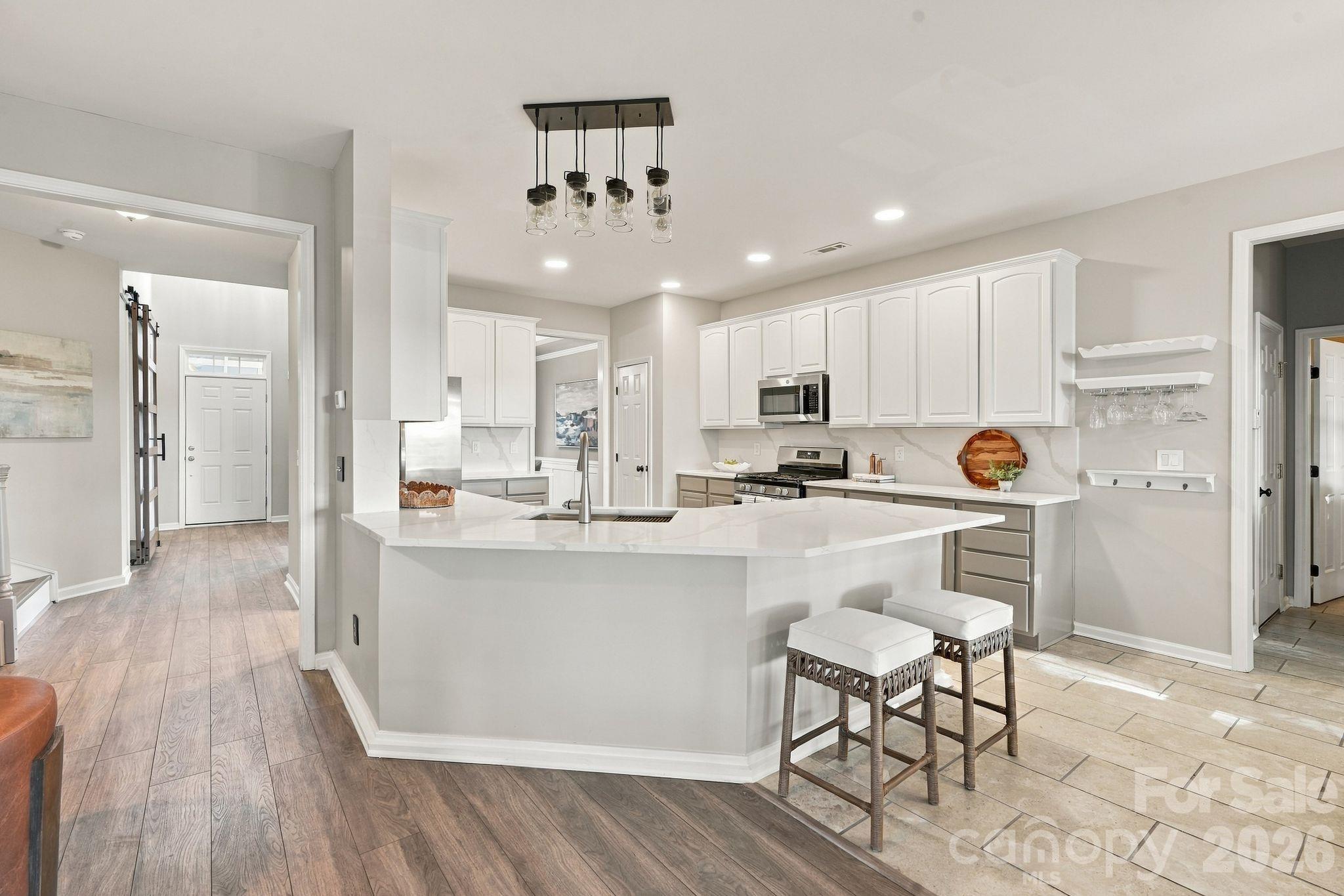 Single Family Residence at 8712 Cool Meadow Drive, Huntersville, photo 6 of 38