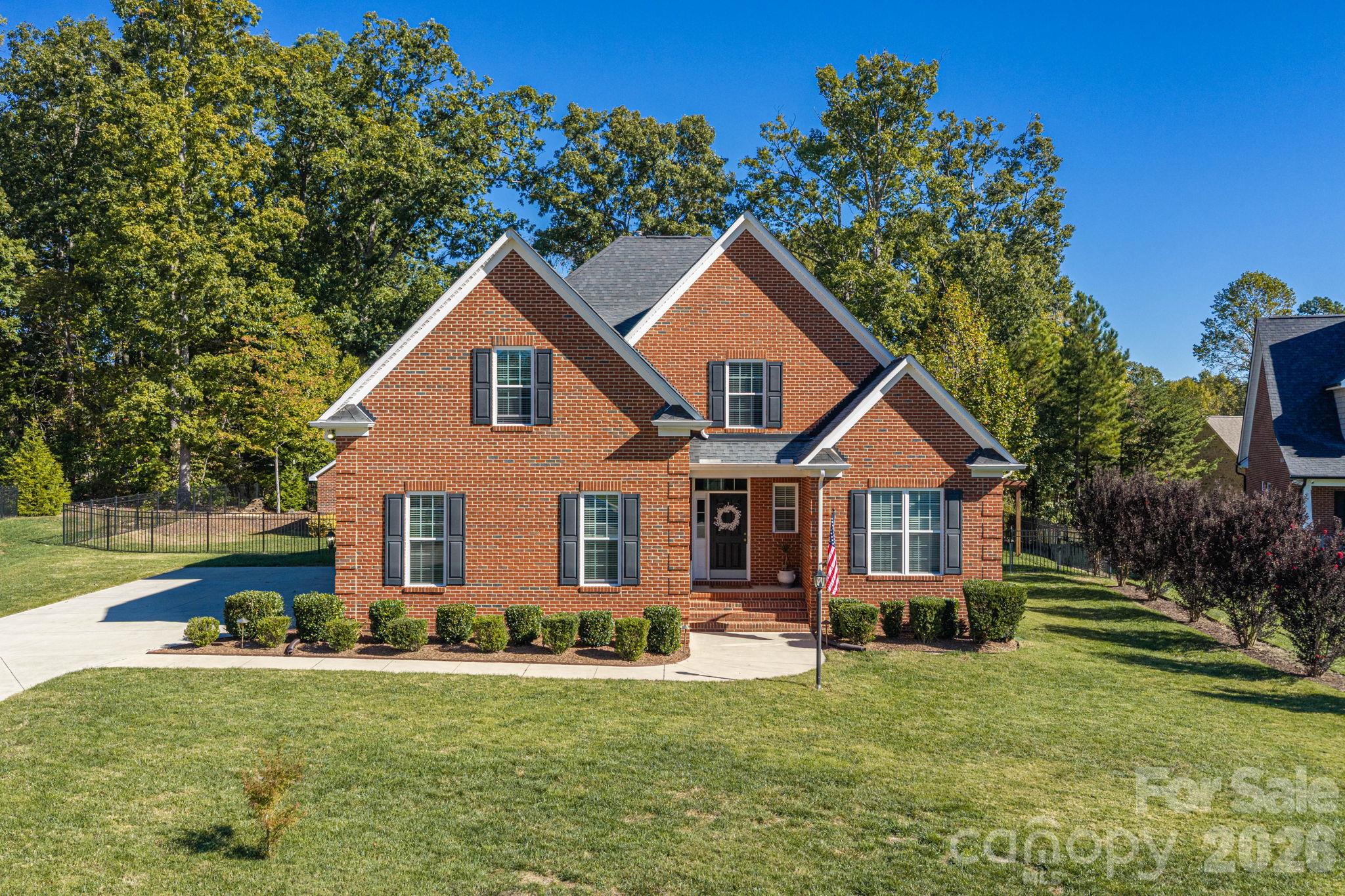 Single Family Residence at 1109 Creekwalk Drive, Stanley, photo 2 of 41