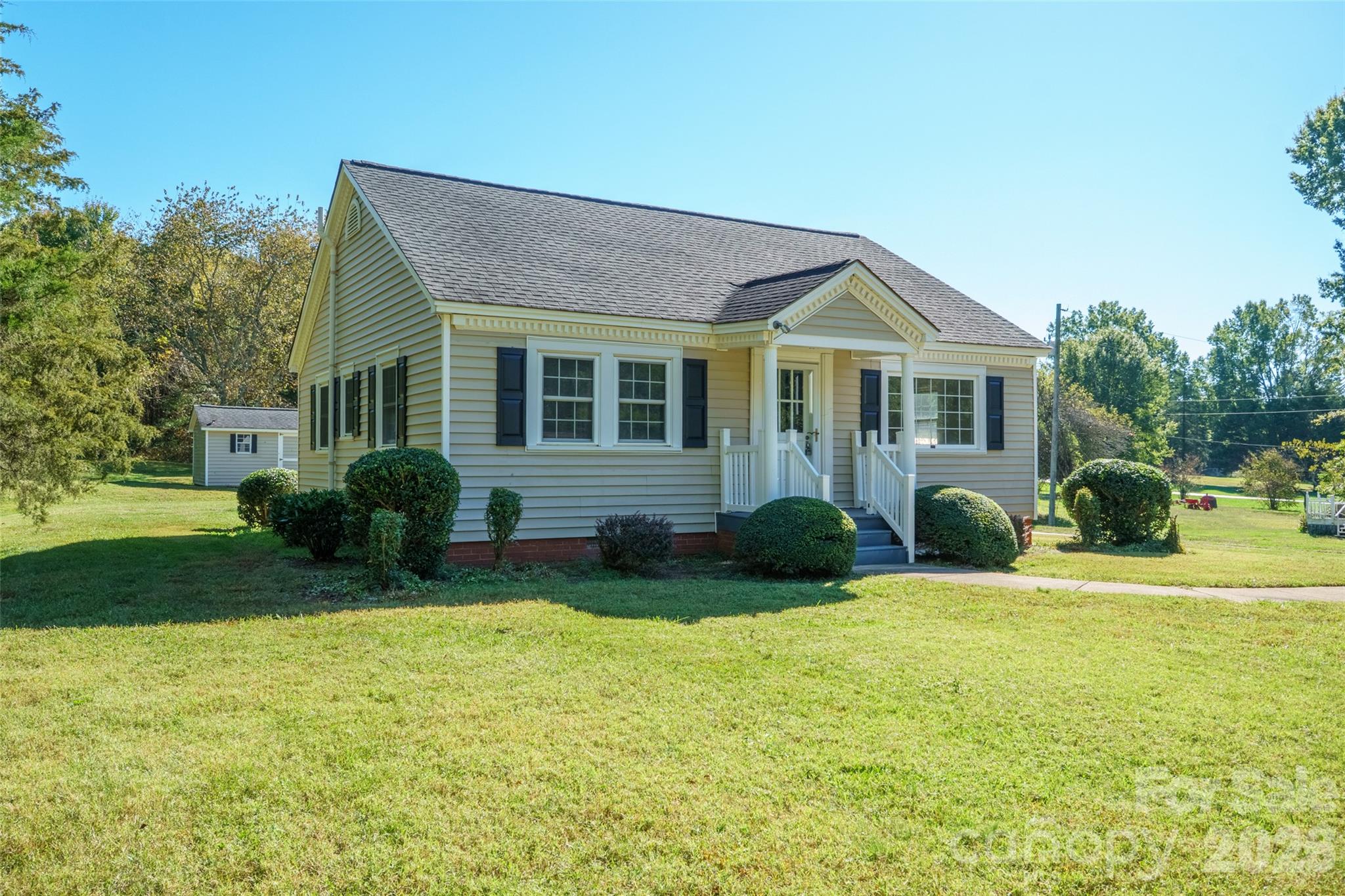 Single Family Residence at 603 Westminster Drive, Statesville, photo 3 of 28