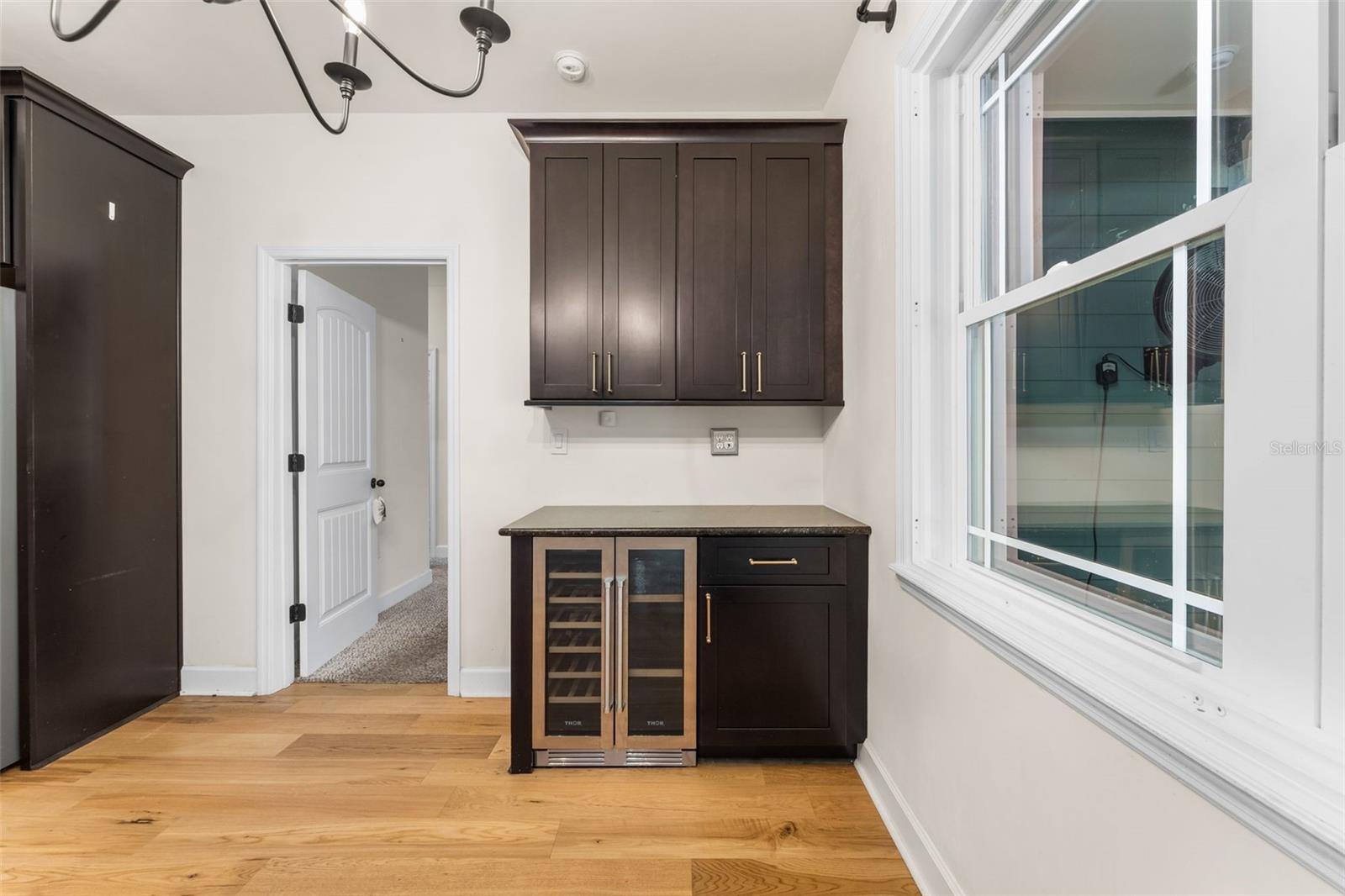 Coffee bar/beverage fridge - 8499 NE 8TH PL, HIGH SPRINGS