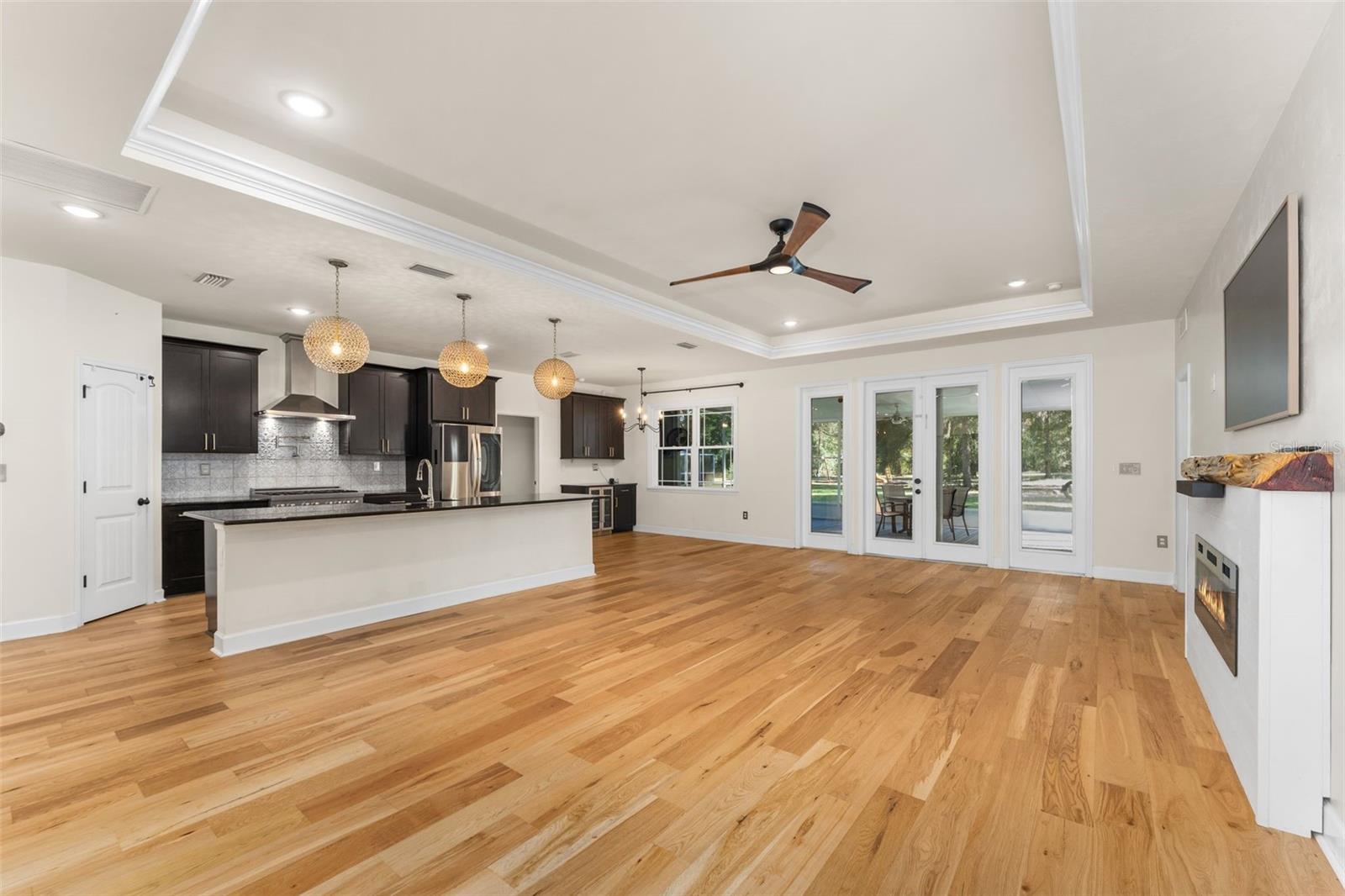 Great room to Lanai - 8499 NE 8TH PL, HIGH SPRINGS
