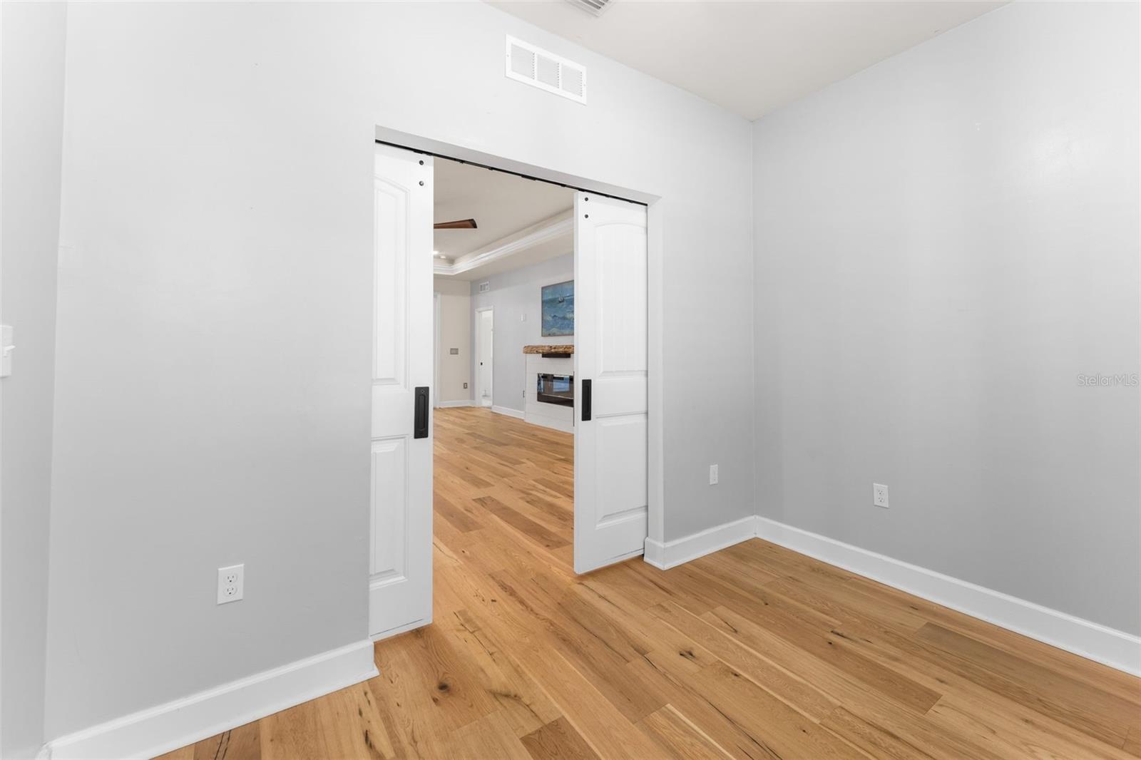 Pocket Doors to Study - 8499 NE 8TH PL, HIGH SPRINGS