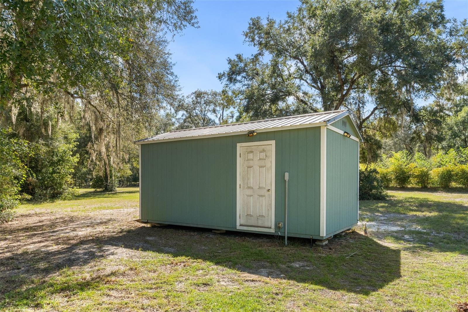 Additional storage shed - 8499 NE 8TH PL, HIGH SPRINGS