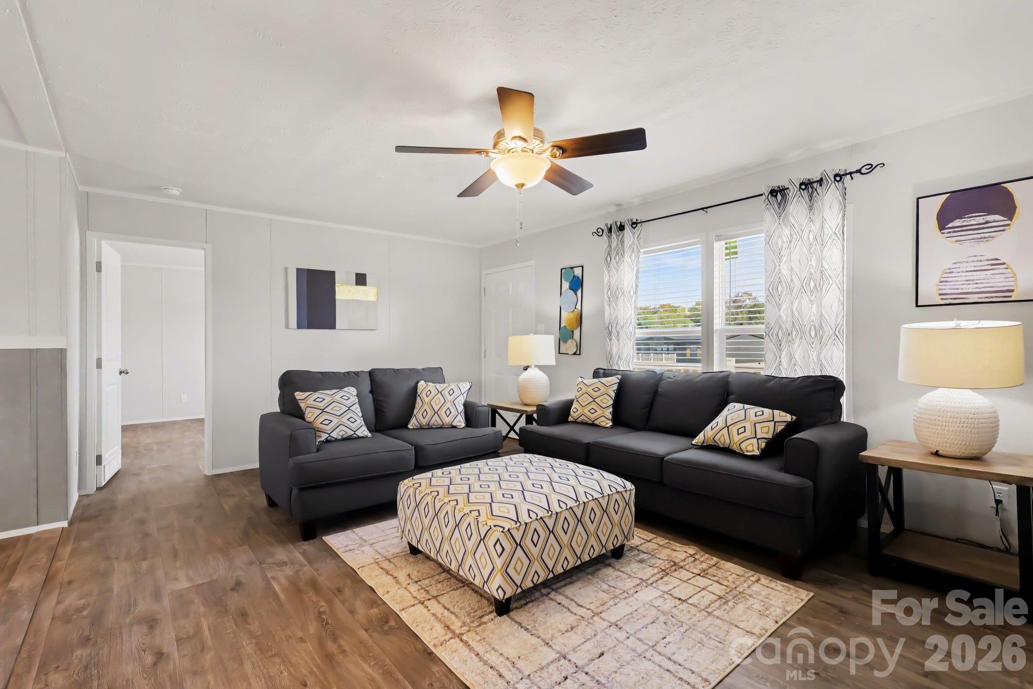 Single Family Residence at 806 Eagleview Lane, Lawndale, photo 10 of 27