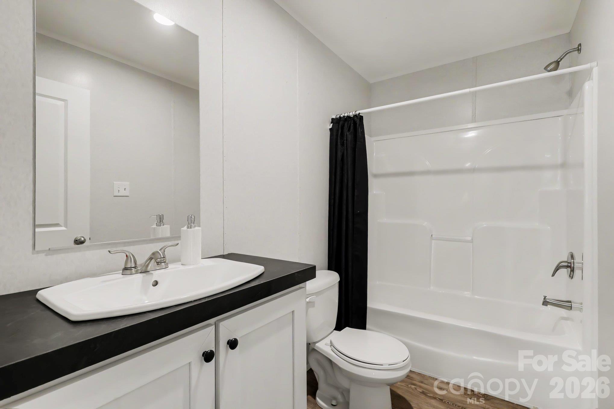 Single Family Residence at 806 Eagleview Lane, Lawndale, photo 19 of 27
