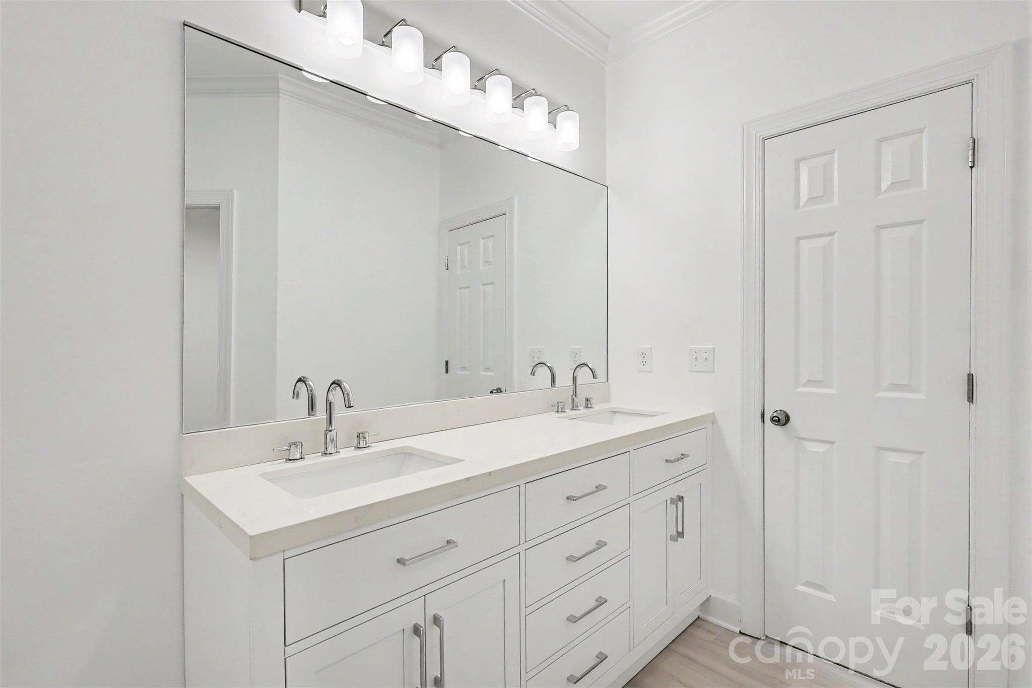 Condominium at 18726 Nautical Drive, Cornelius, photo 5 of 41