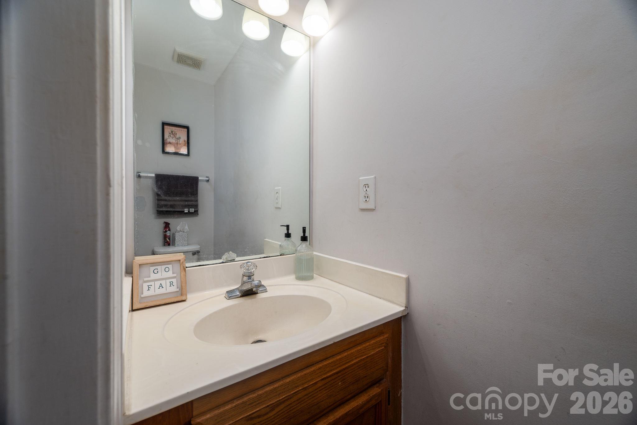 Townhouse at 3250 Summercroft Loop, Charlotte, photo 14 of 15