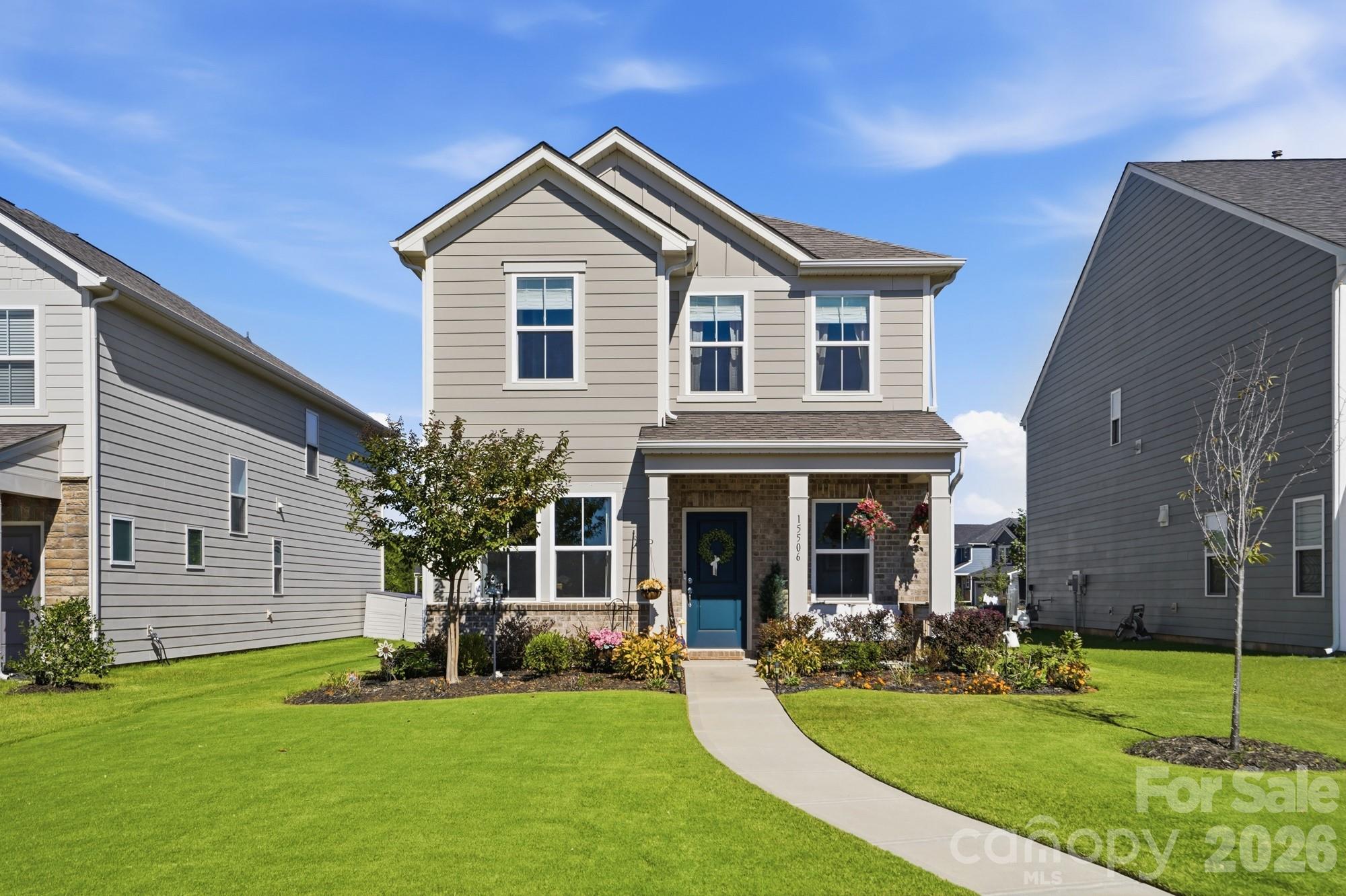 Single Family Residence at 15506 Parkside Crossing Drive, Charlotte, photo 2 of 47