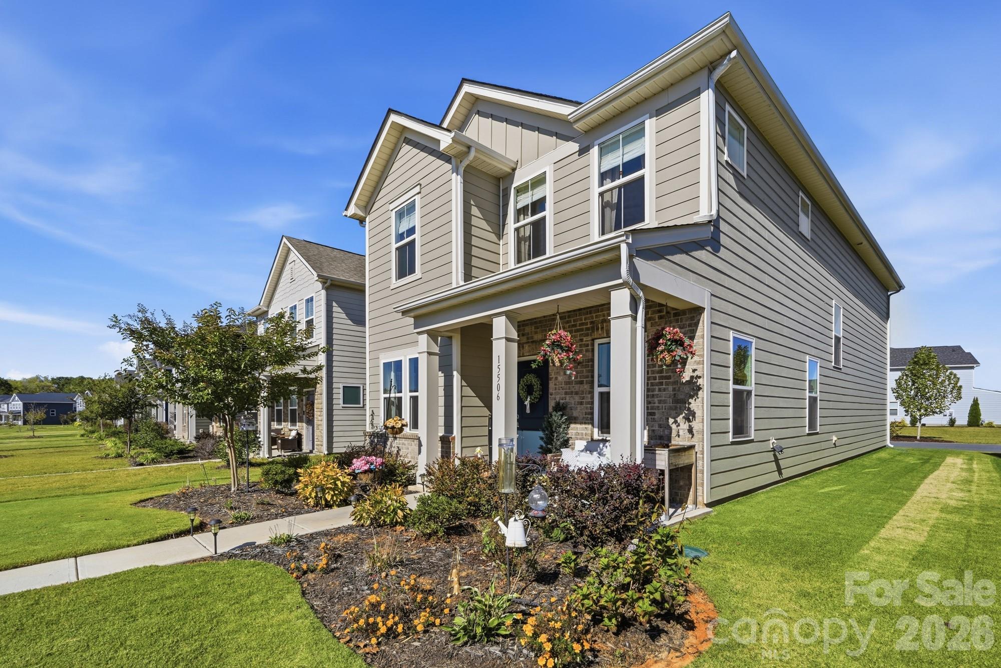 Single Family Residence at 15506 Parkside Crossing Drive, Charlotte, photo 6 of 47