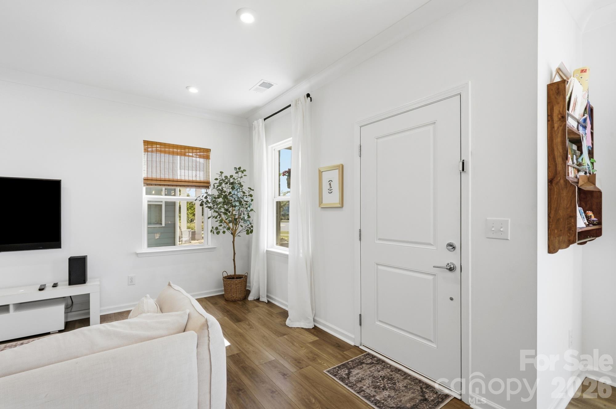 Single Family Residence at 15506 Parkside Crossing Drive, Charlotte, photo 7 of 47