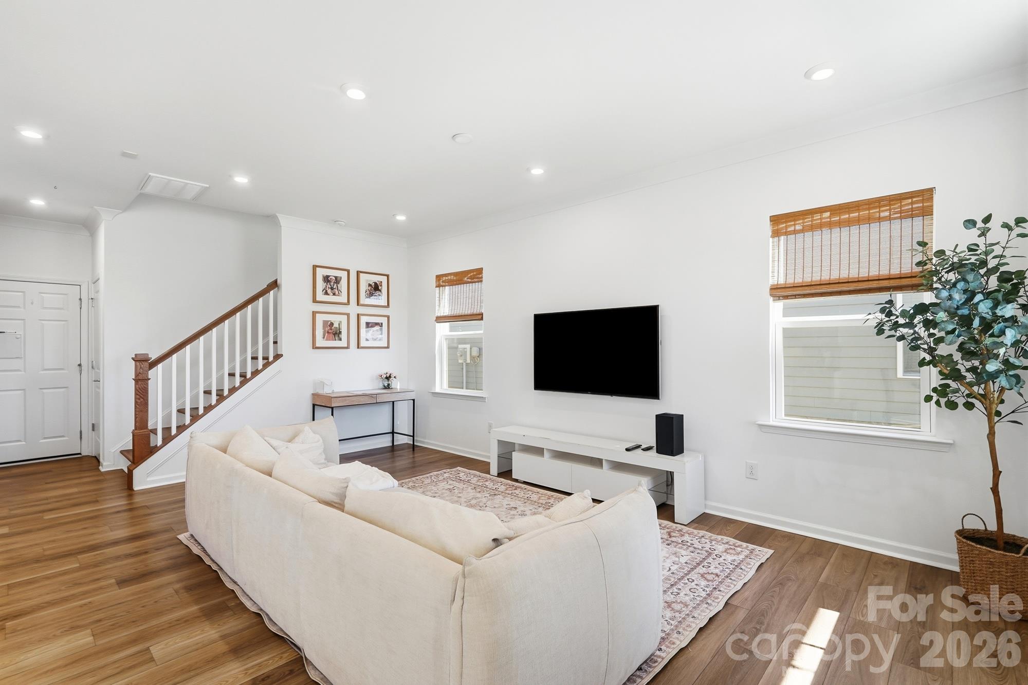 Single Family Residence at 15506 Parkside Crossing Drive, Charlotte, photo 9 of 47