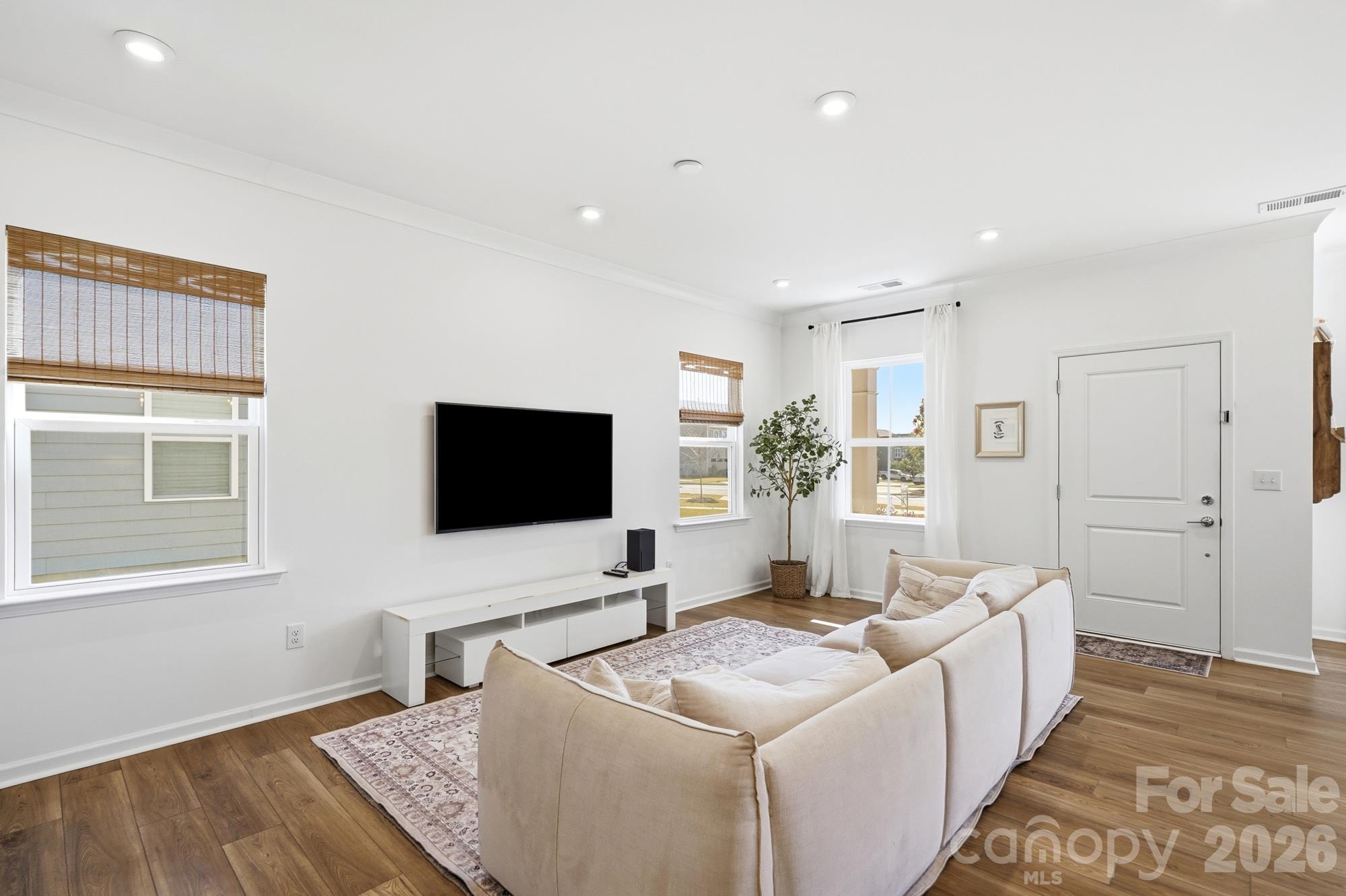 Single Family Residence at 15506 Parkside Crossing Drive, Charlotte, photo 10 of 47