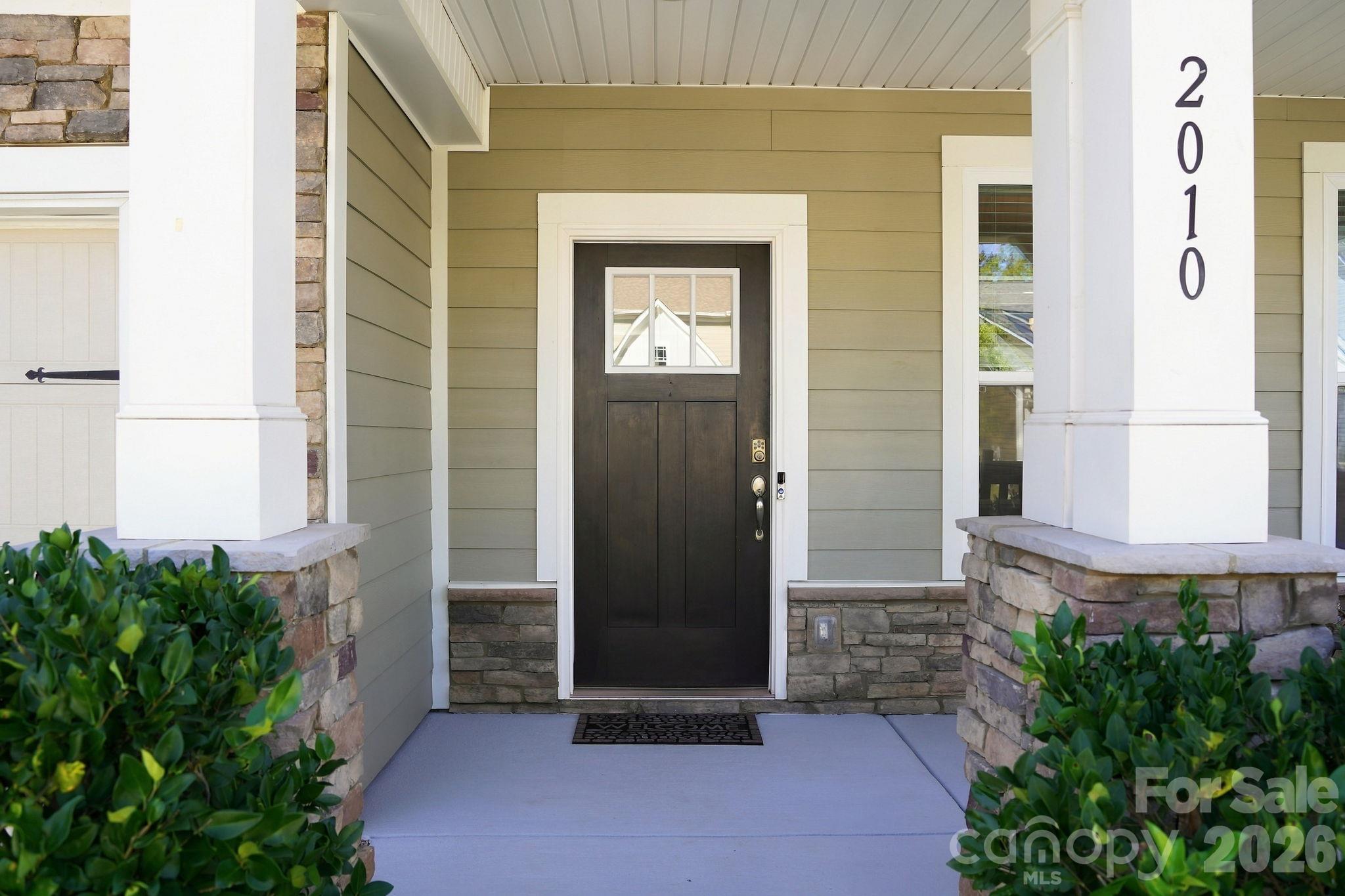 Single Family Residence at 2010 Burton Point Court, Waxhaw, photo 4 of 65