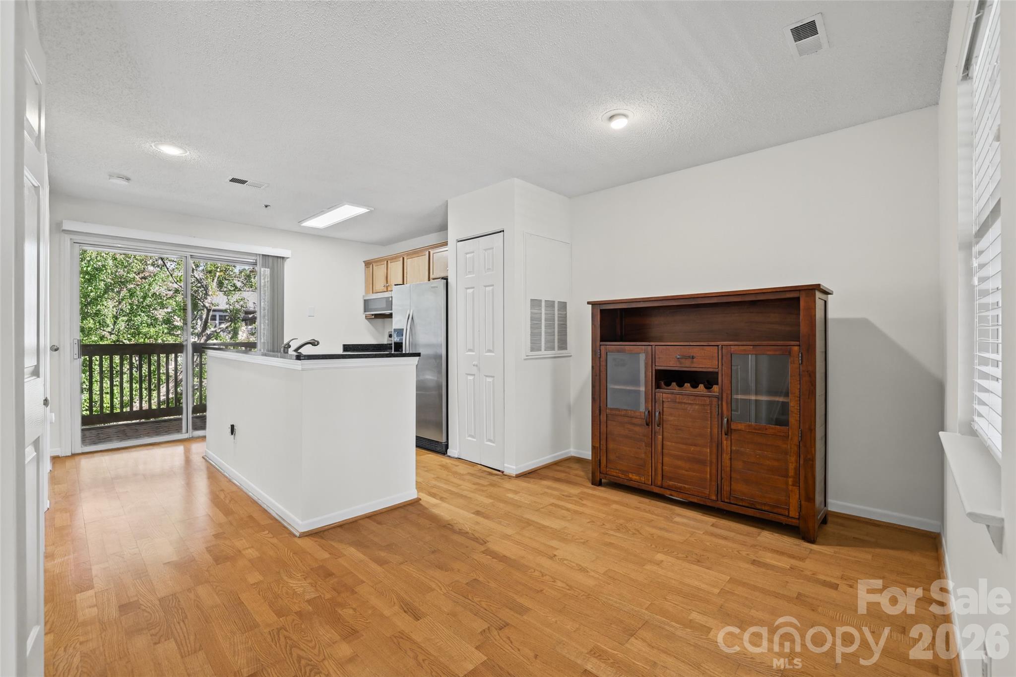 Condominium at 525 Olmsted Park Place, Charlotte, photo 9 of 30