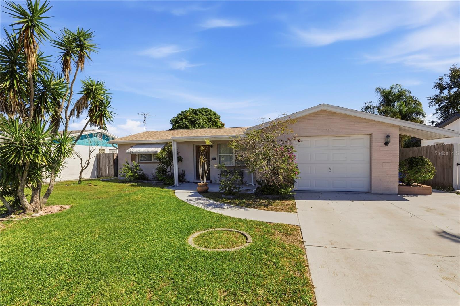 1042 VIKING DR