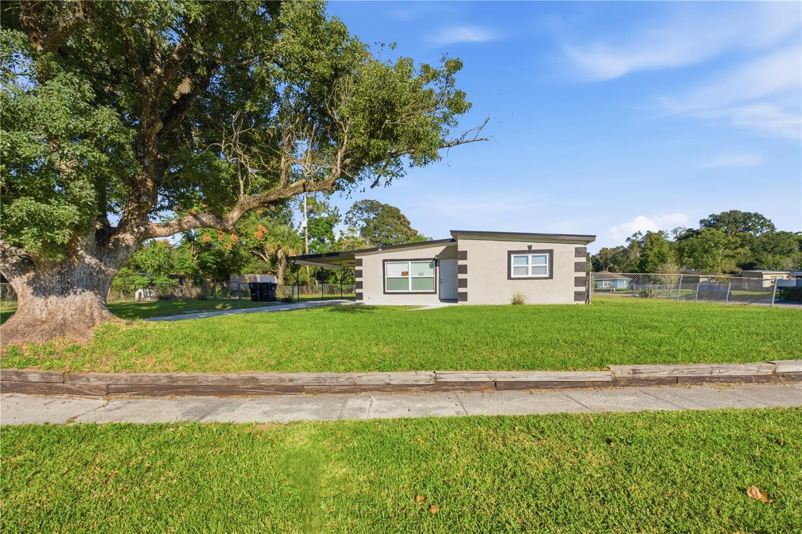 Single Family Residence at 1311 LAWNE BLVD, ORLANDO, photo 2 of 38