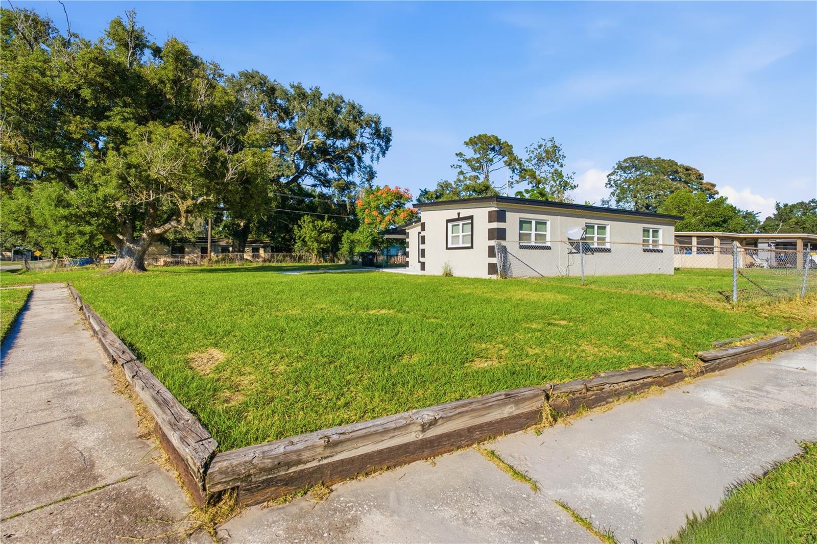 Single Family Residence at 1311 LAWNE BLVD, ORLANDO, photo 4 of 38