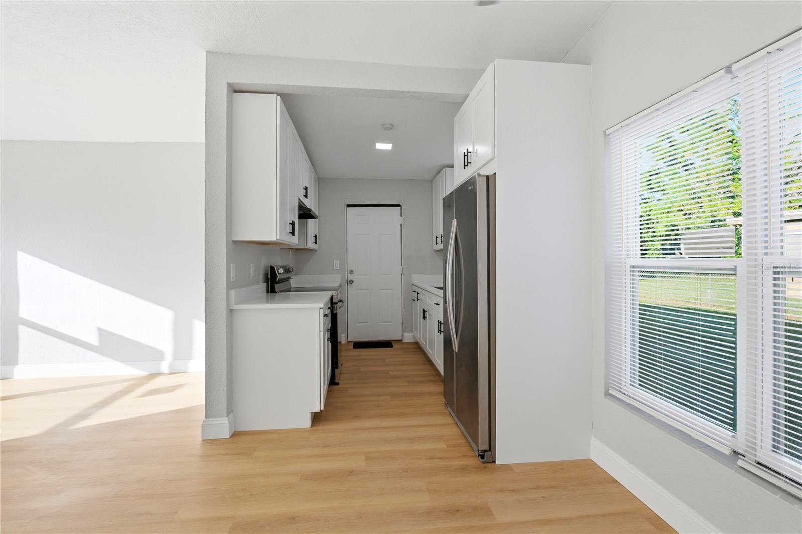 Single Family Residence at 1311 LAWNE BLVD, ORLANDO, photo 9 of 38