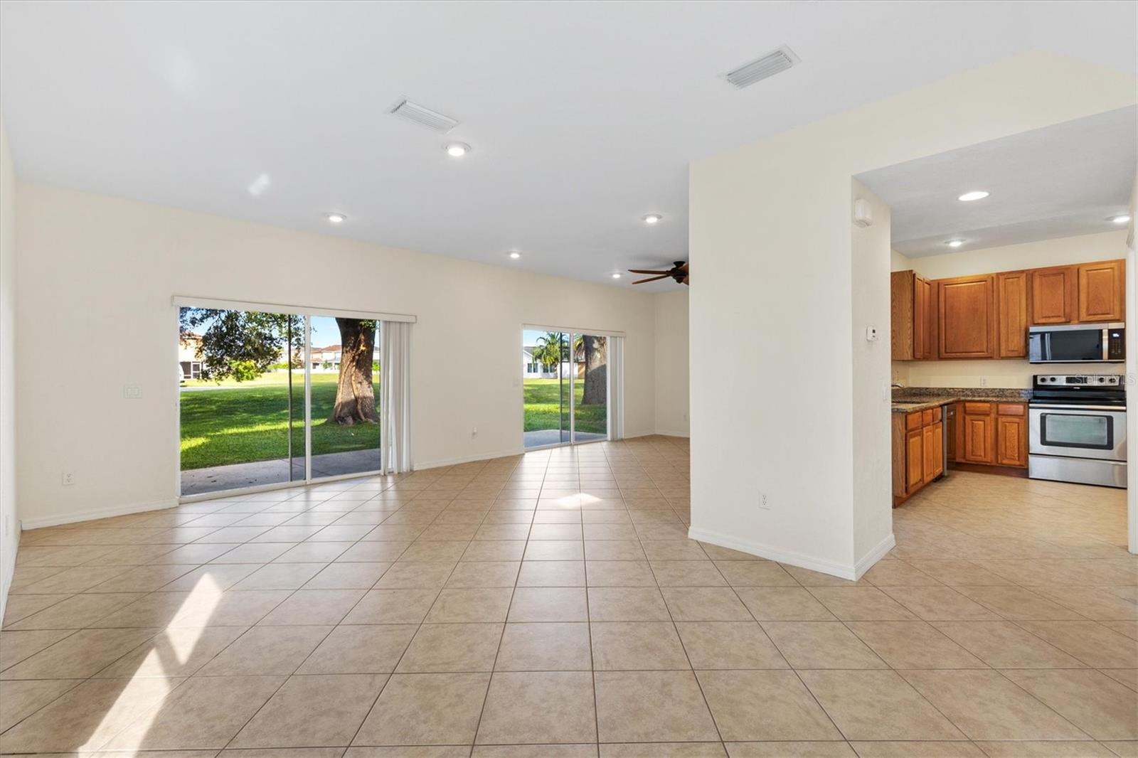 Single Family Residence at 12366 NE 50TH VW, OXFORD, photo 10 of 55