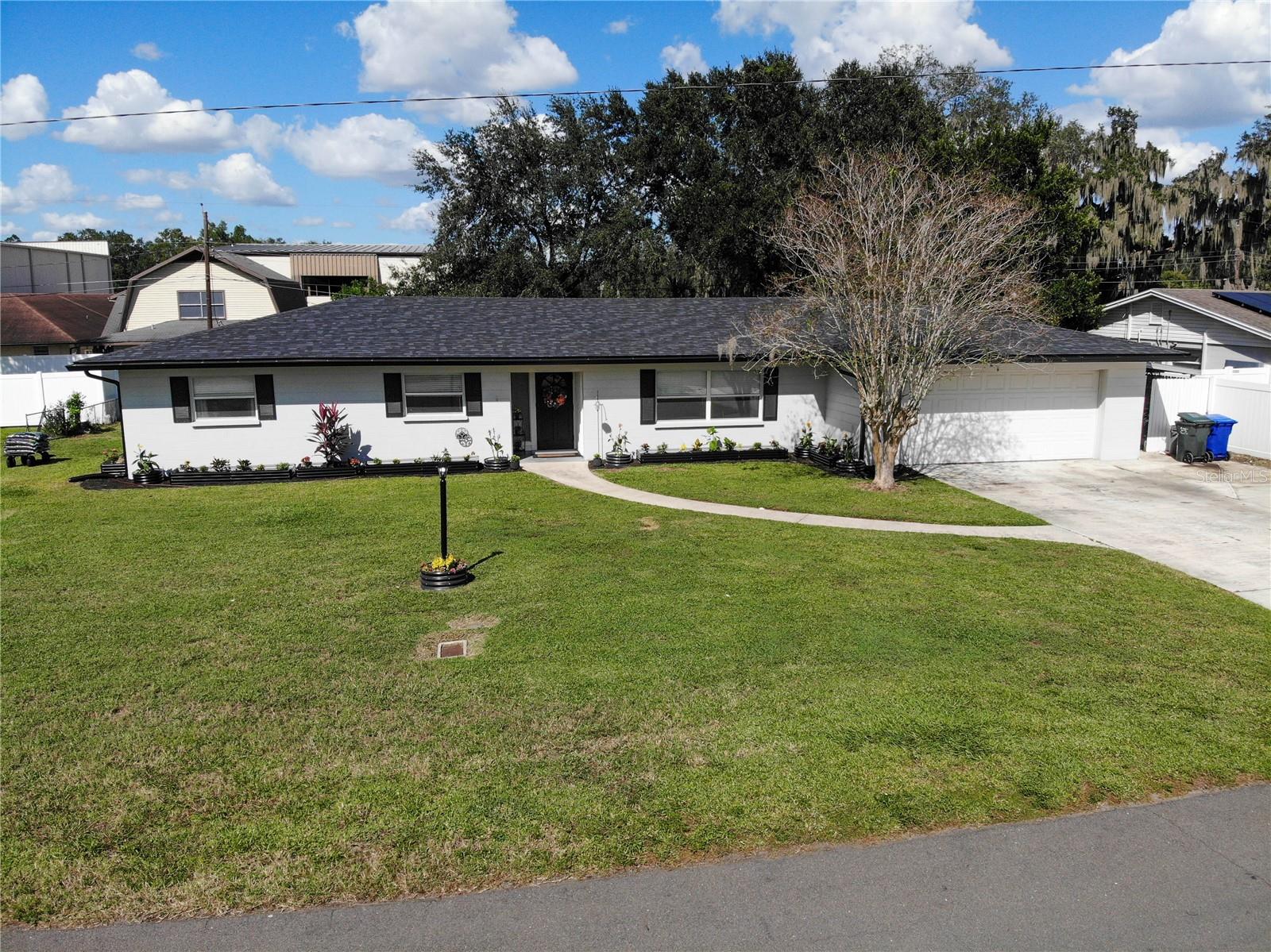1016 DOLLY LN