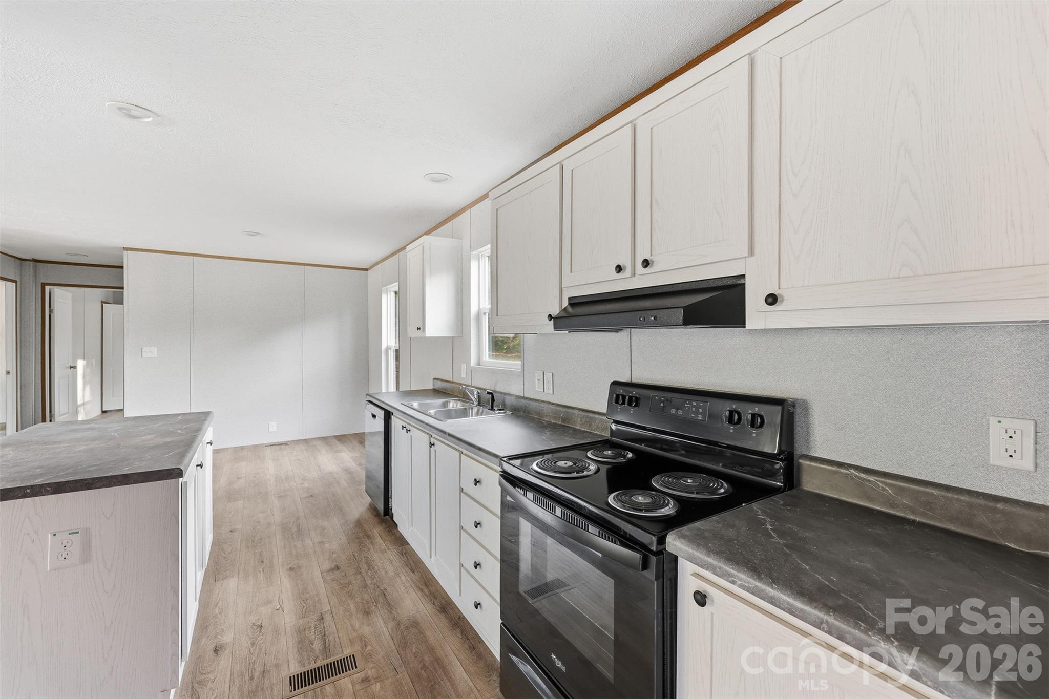 Single Family Residence at 4277 Chinquapin Circle, Lenoir, photo 19 of 39