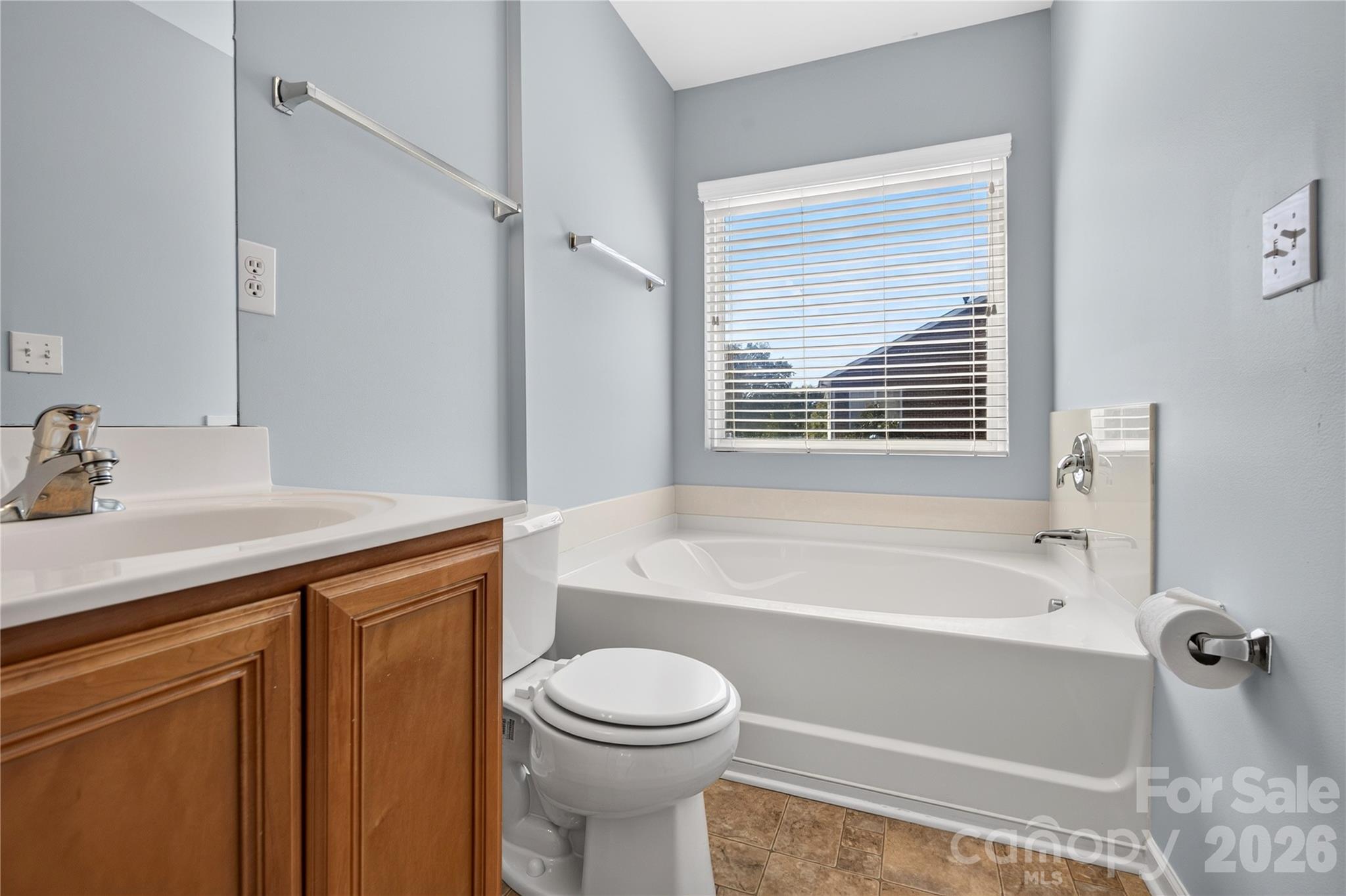 Townhouse at 2053 Cambridge Beltway Drive, Charlotte, photo 28 of 40