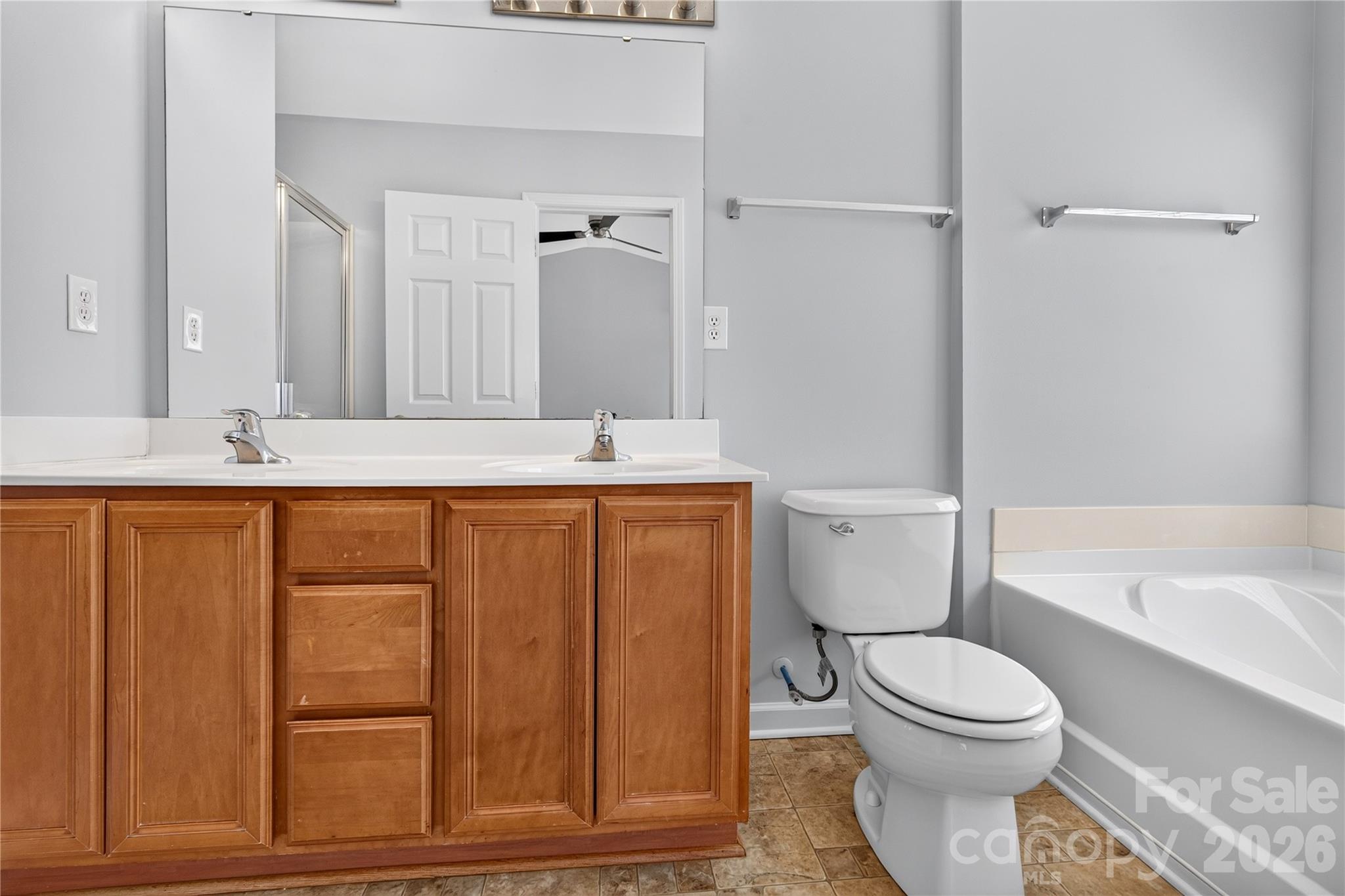 Townhouse at 2053 Cambridge Beltway Drive, Charlotte, photo 30 of 40