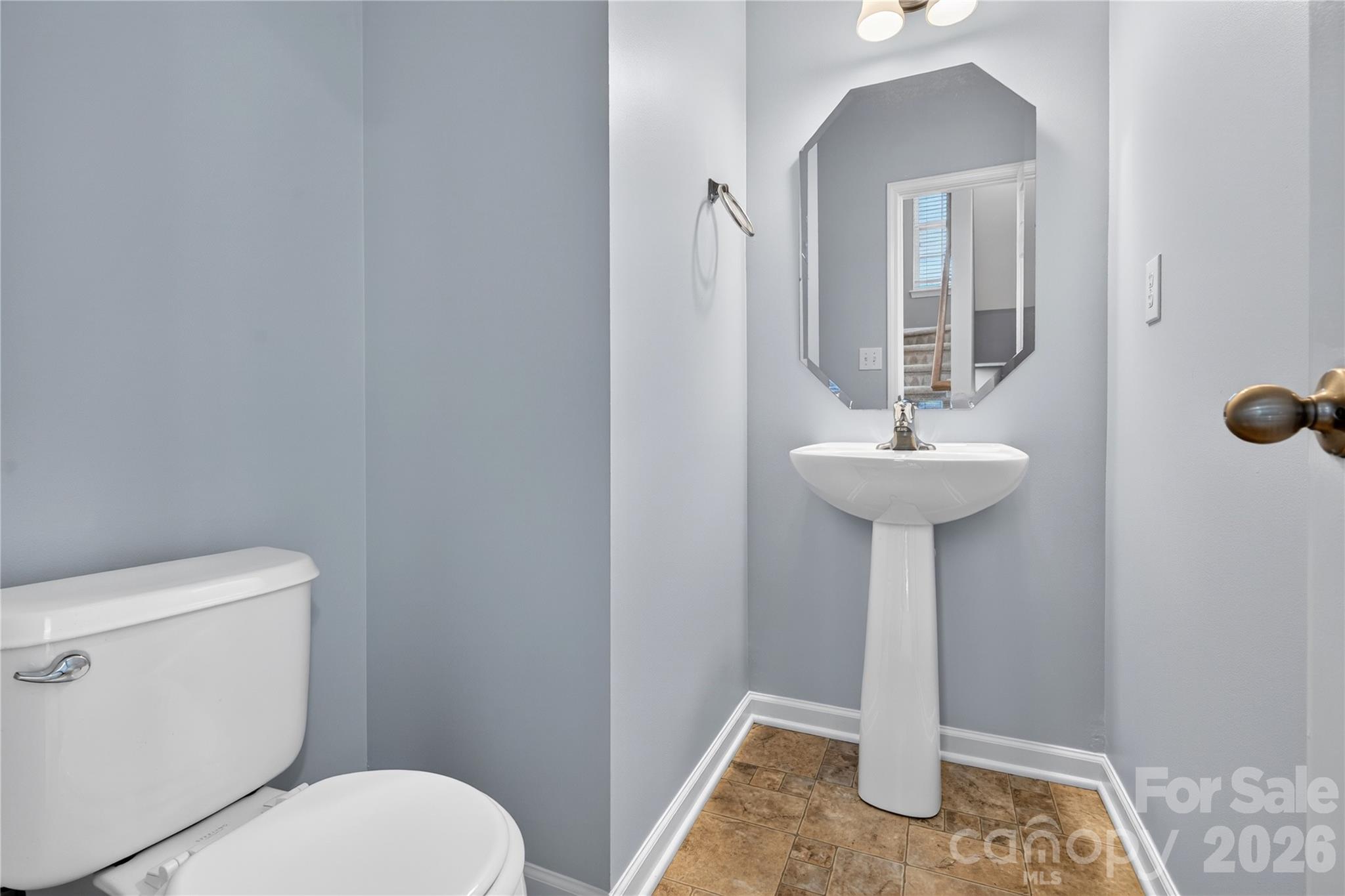 Townhouse at 2053 Cambridge Beltway Drive, Charlotte, photo 32 of 40