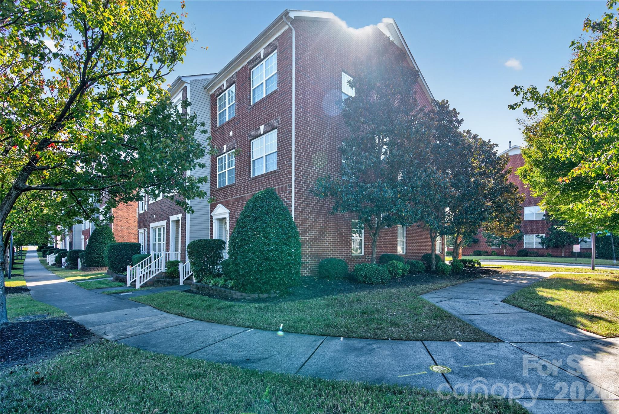 Townhouse at 2053 Cambridge Beltway Drive, Charlotte, photo 37 of 40
