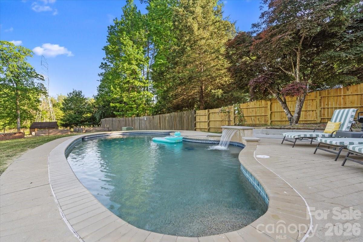 108 N Scalybark Trail