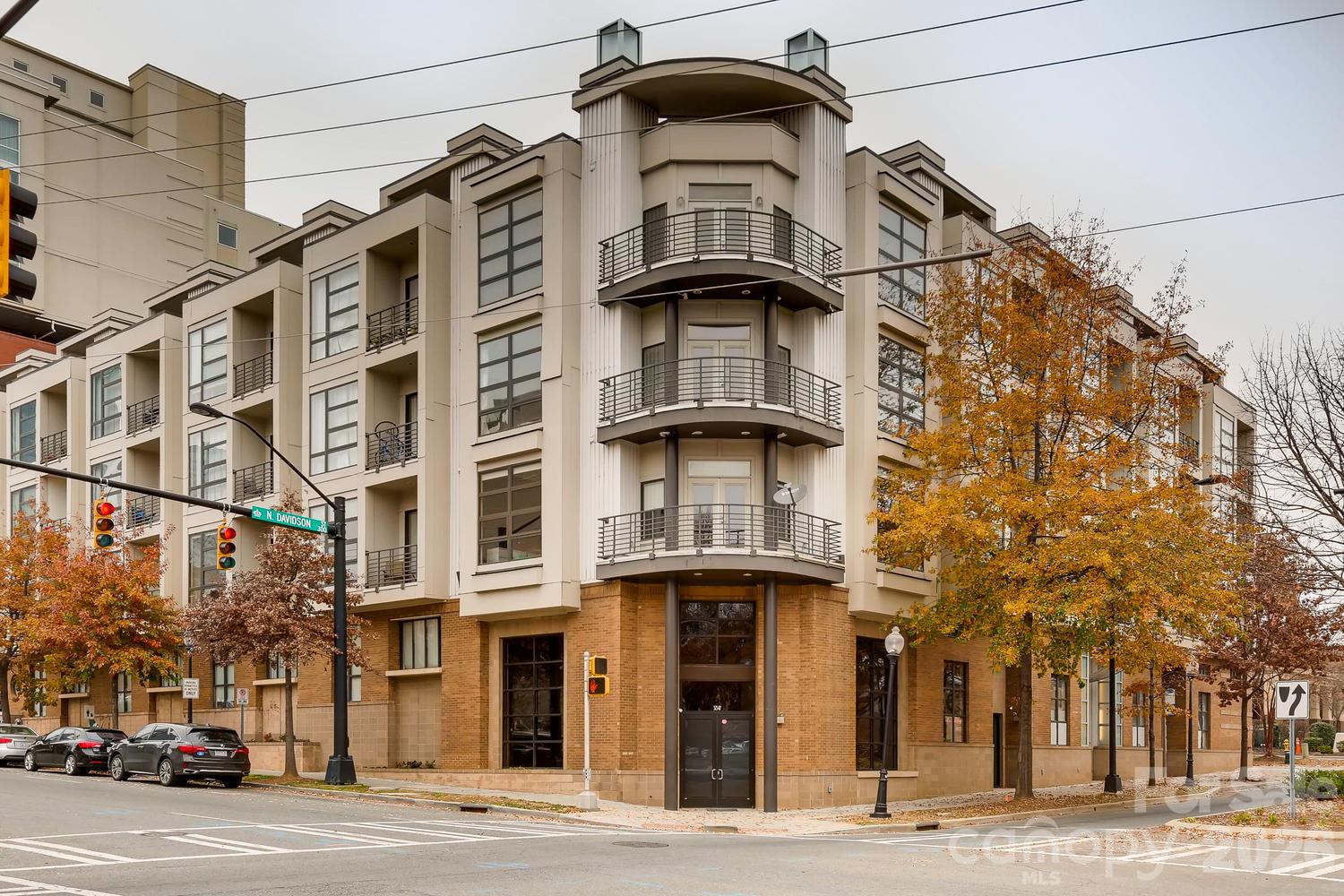 Retail at 525 E 6th Street, Charlotte, photo 3 of 23