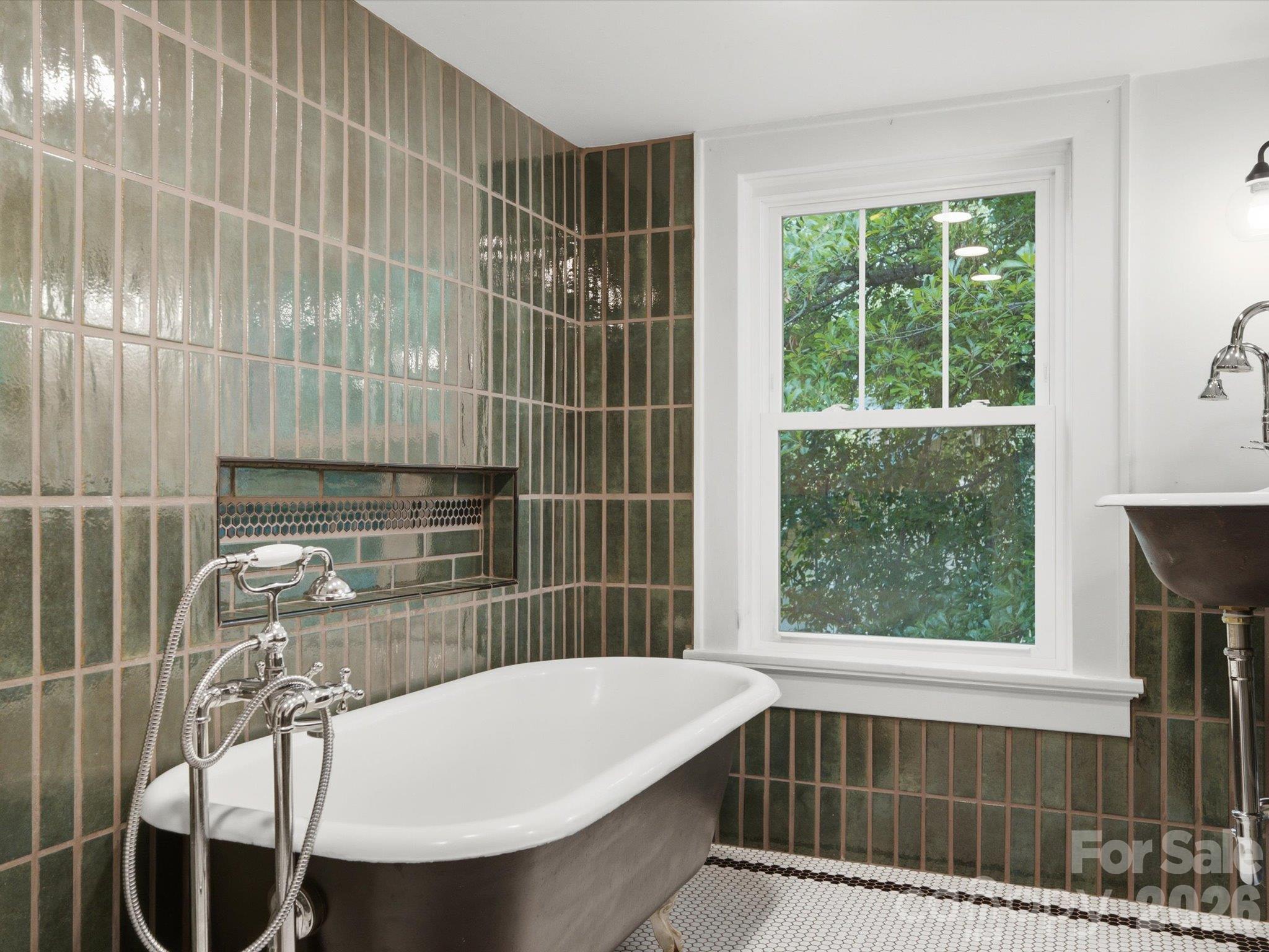 Full Bath Up Stairs - 707 S York Street, Gastonia