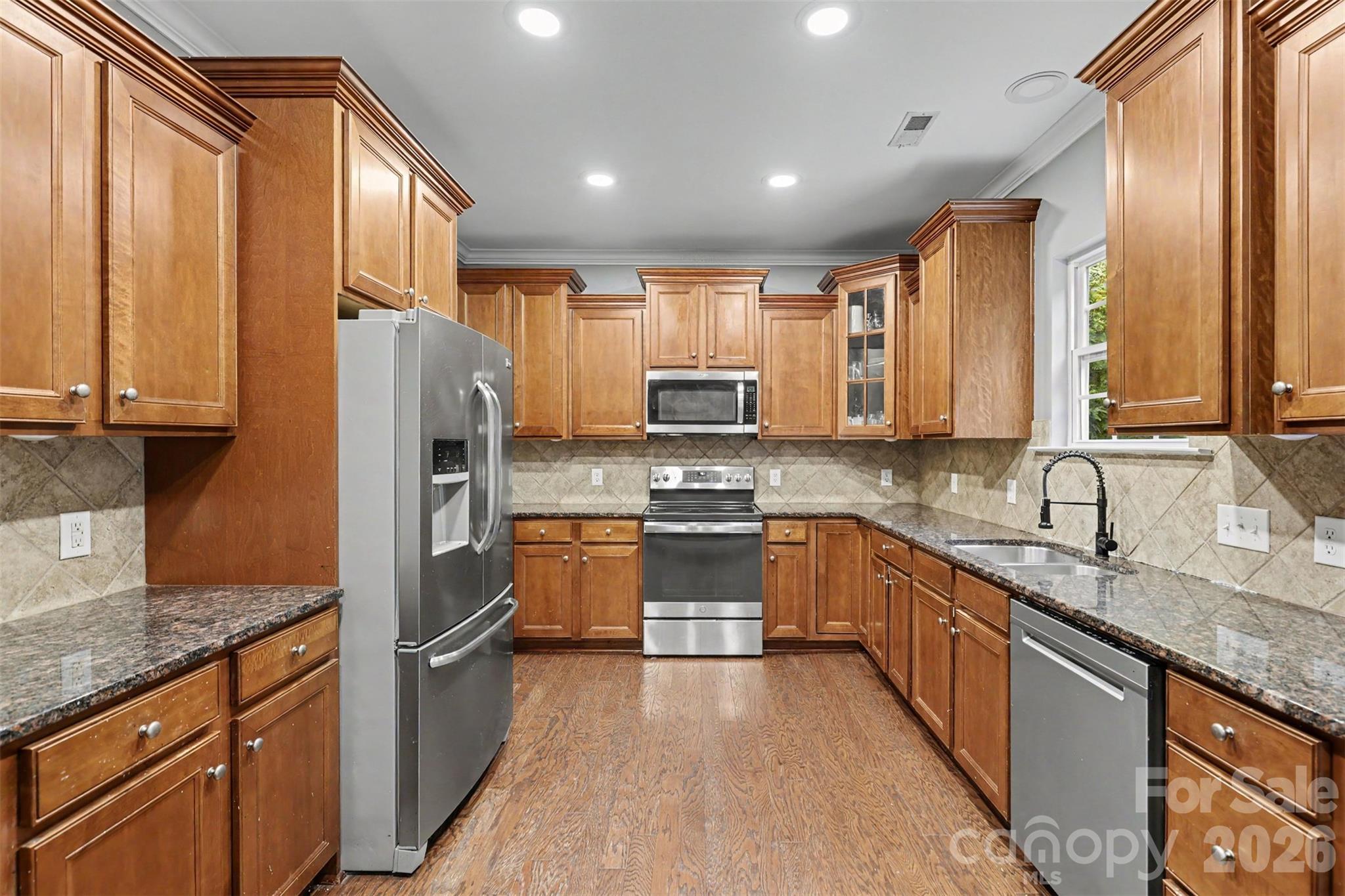 Single Family Residence at 1333 Secret Path Drive, Fort Mill, photo 26 of 49