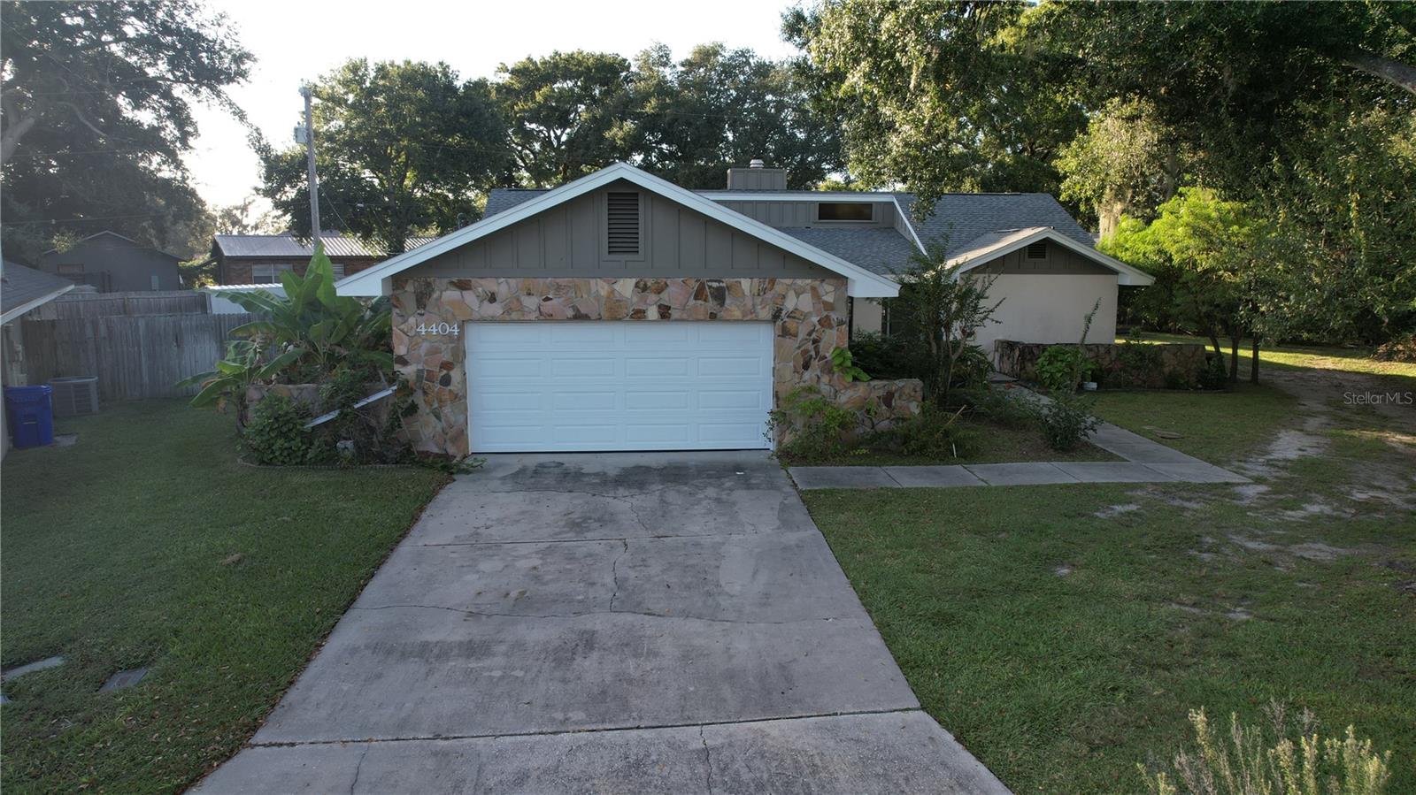 4404 S LAUREL POINTE DR